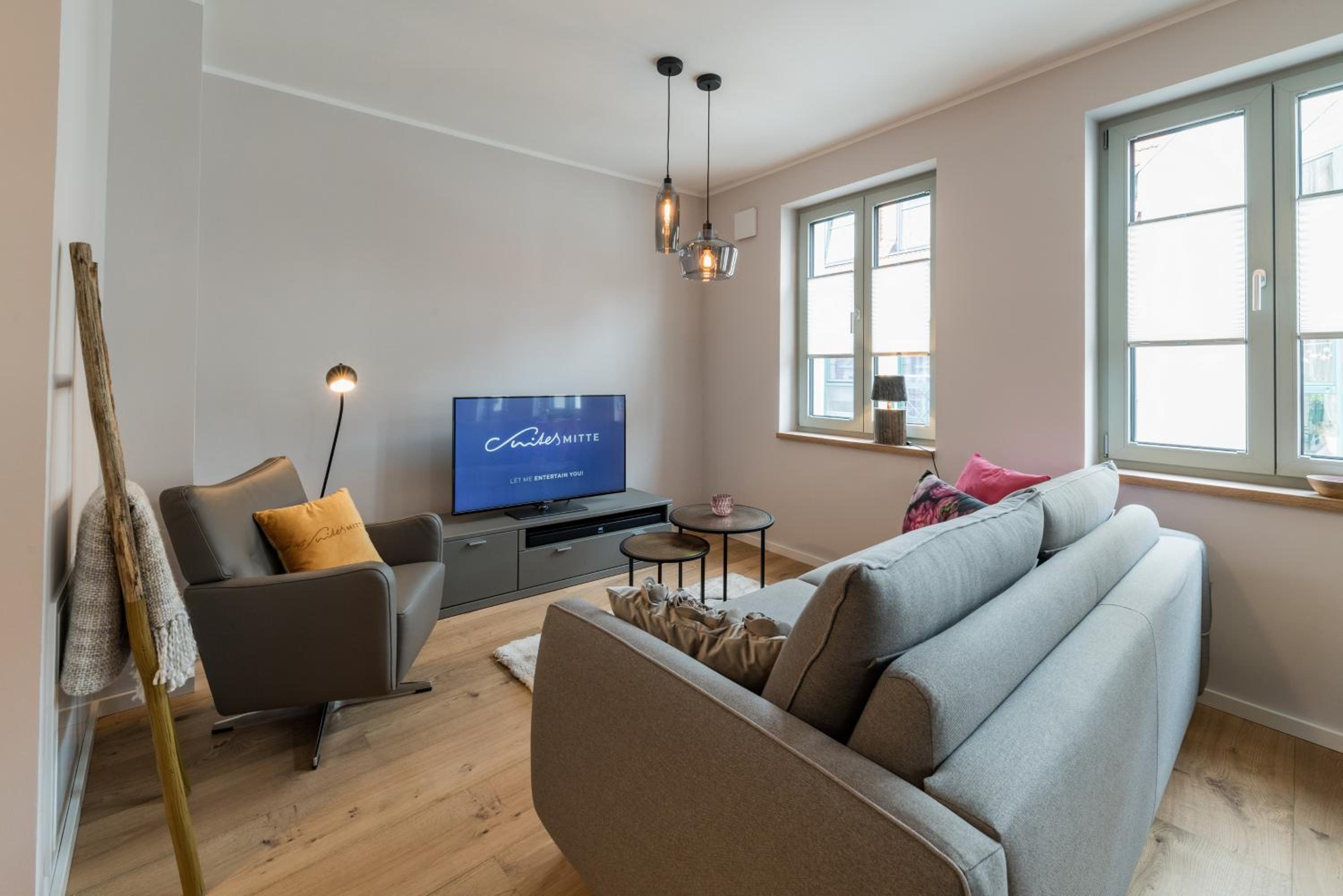 Side Suite 1