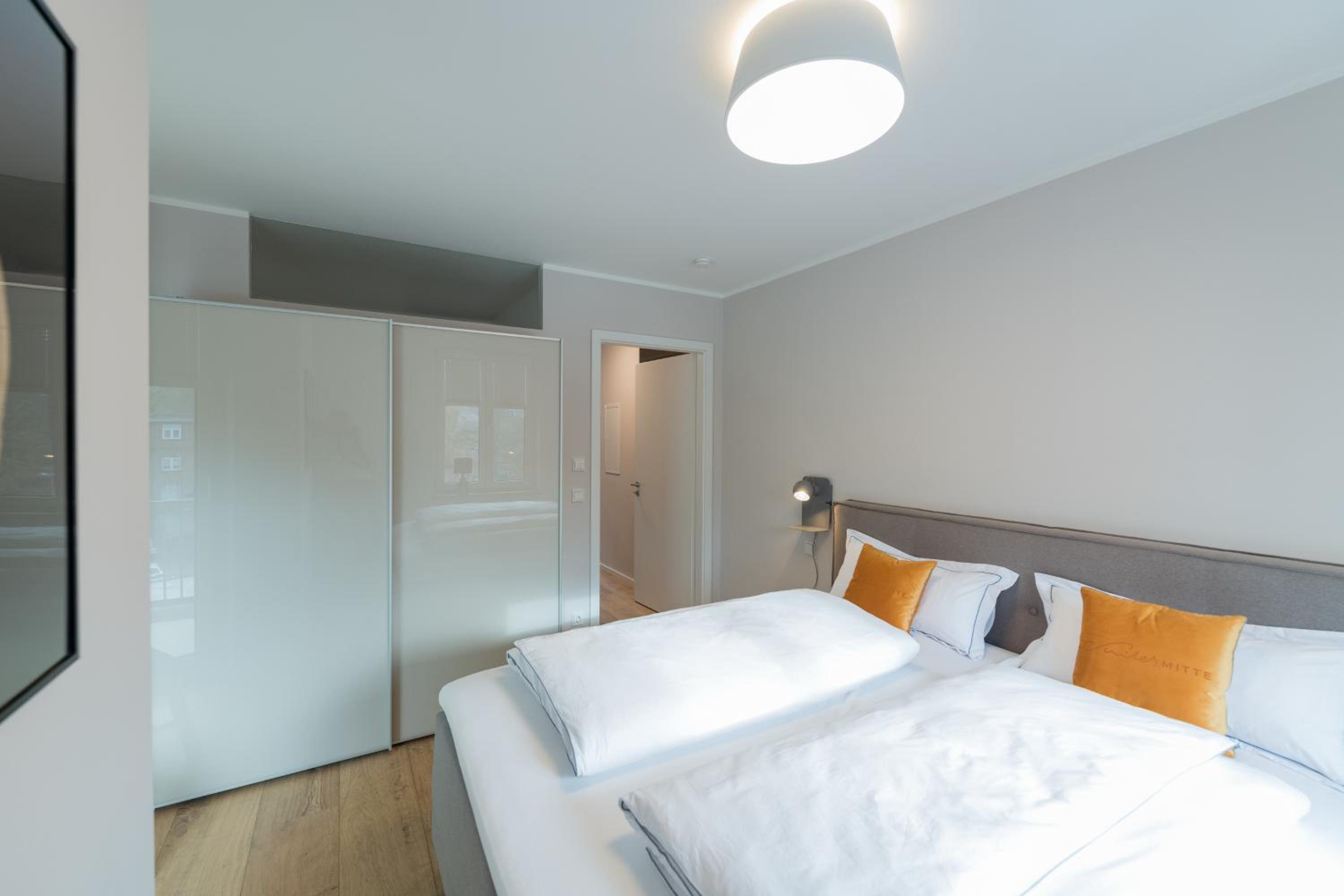 Side Suite 2