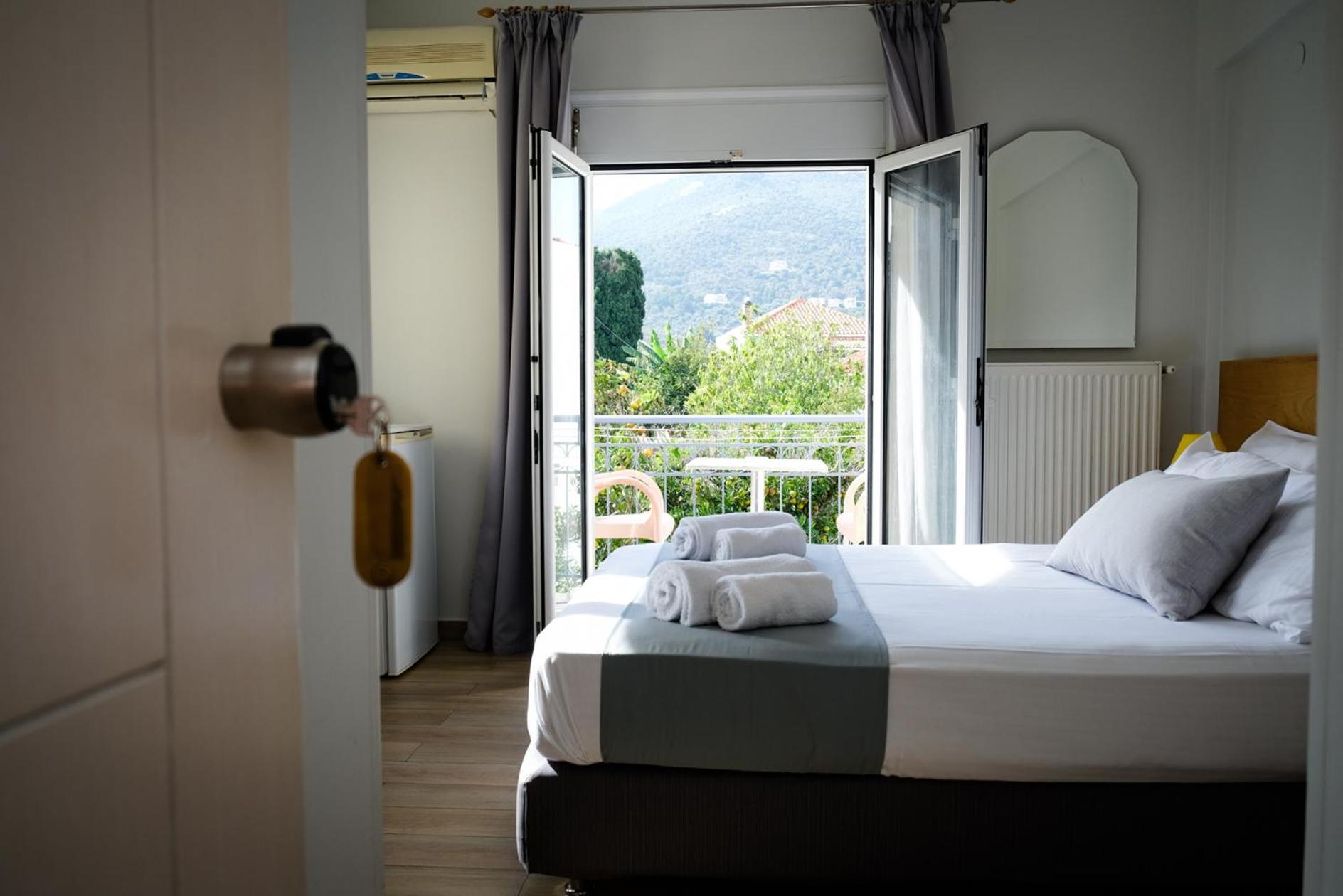 Budget Double Room photo 2