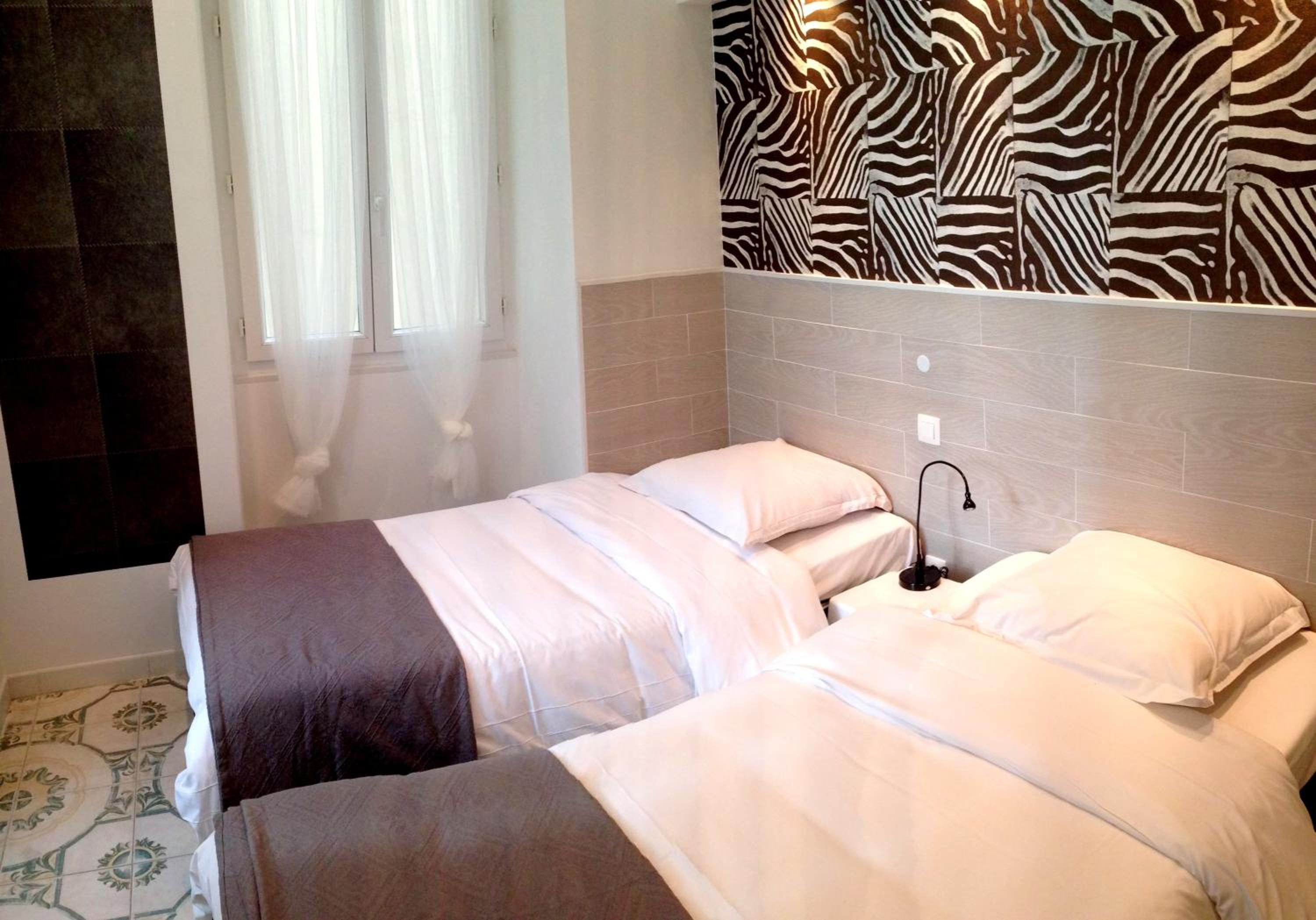 Twin Room - Photo 4