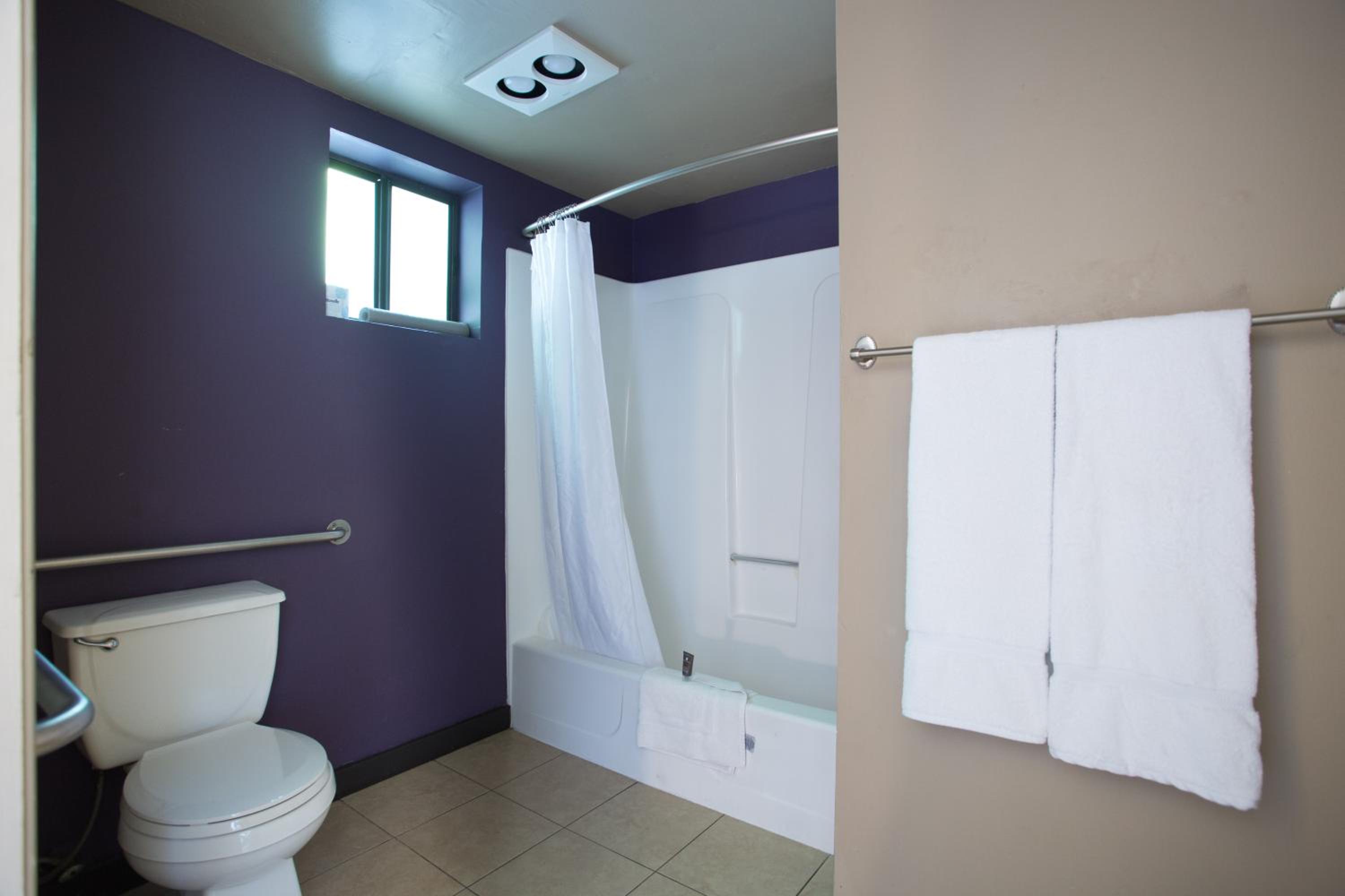 Two-Bedroom Suite photo 3