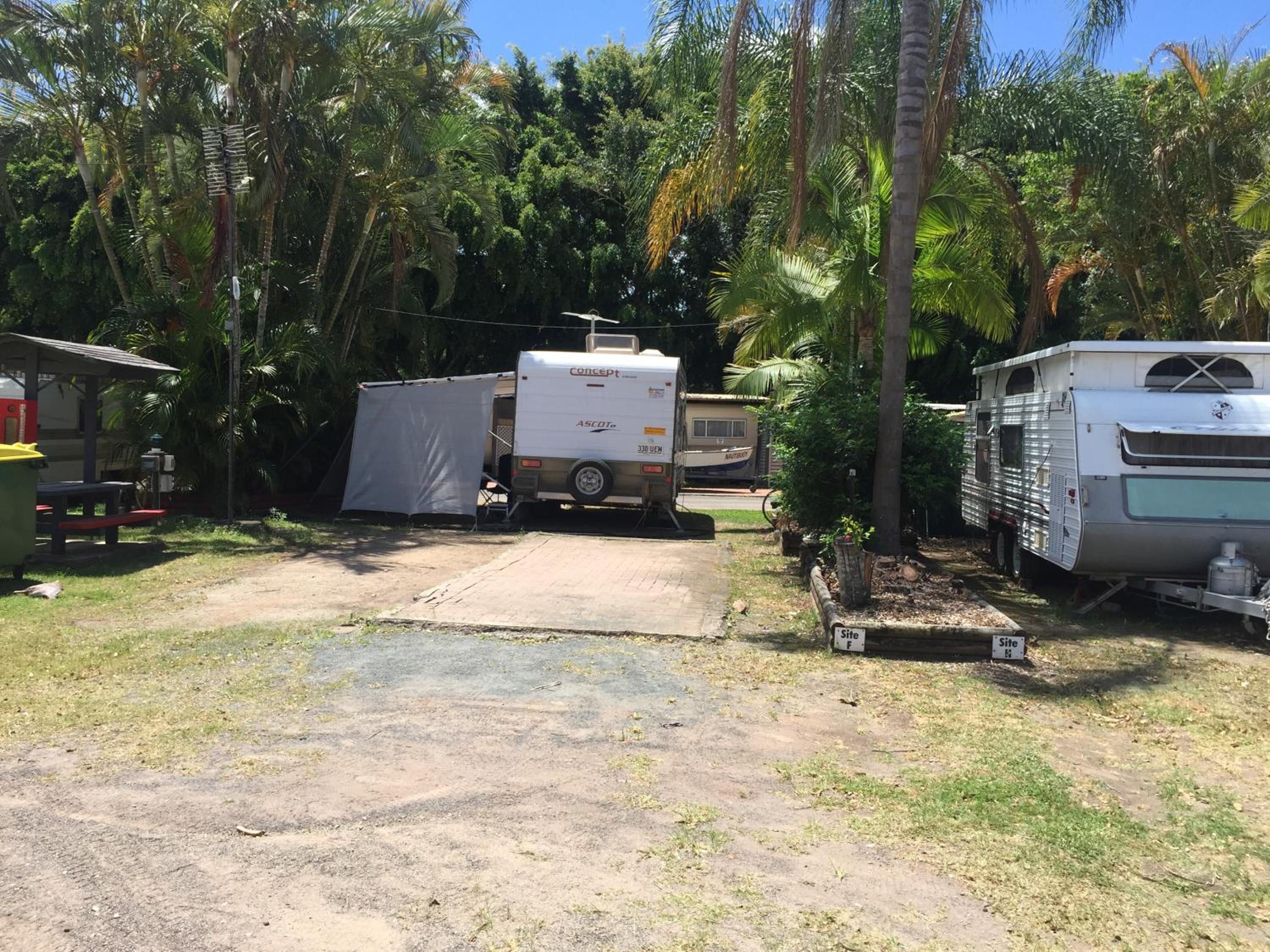 Tourist powered sites for caravans/campervans (no room) photo 3