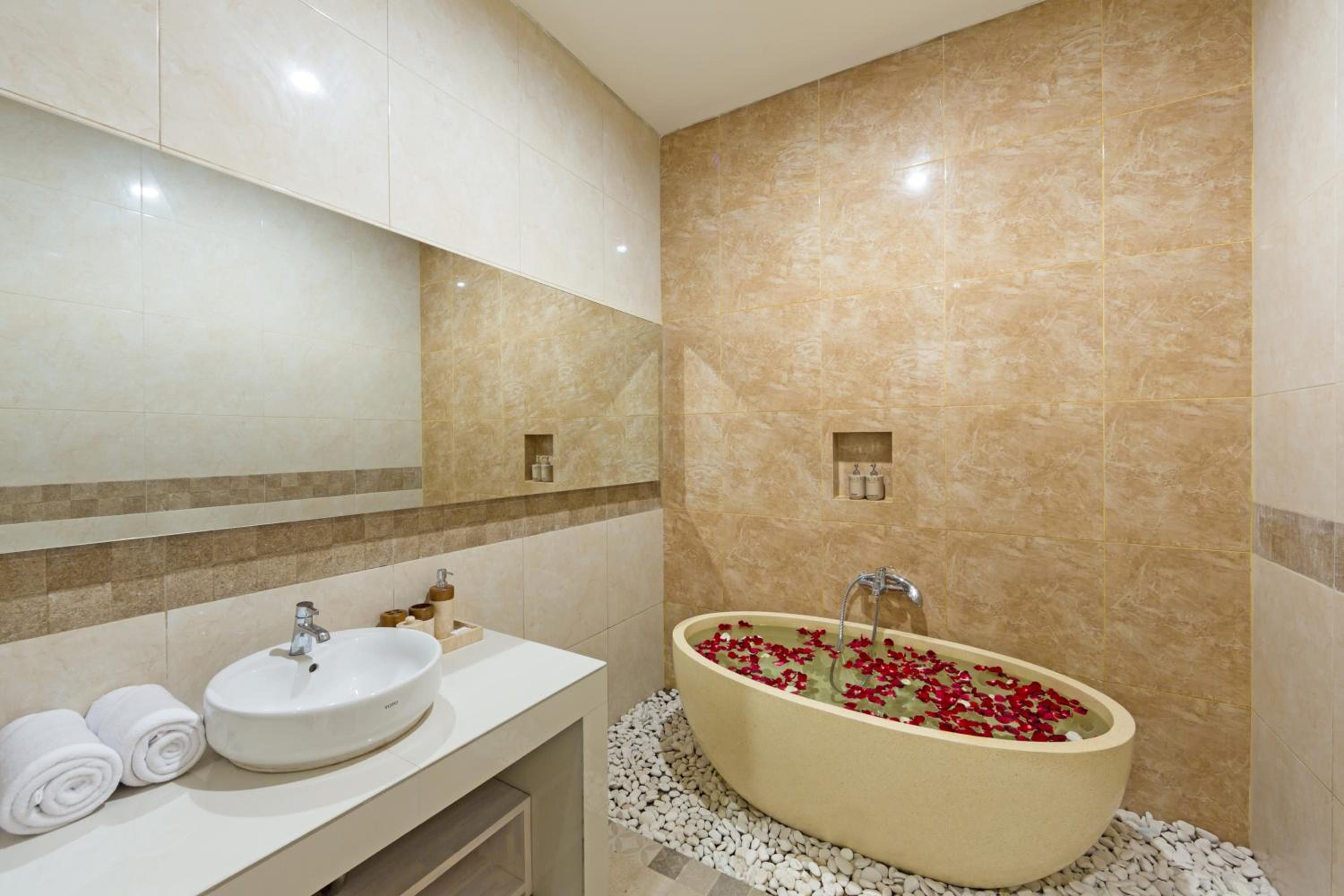 One Bedroom Deluxe Pool Villa photo 3