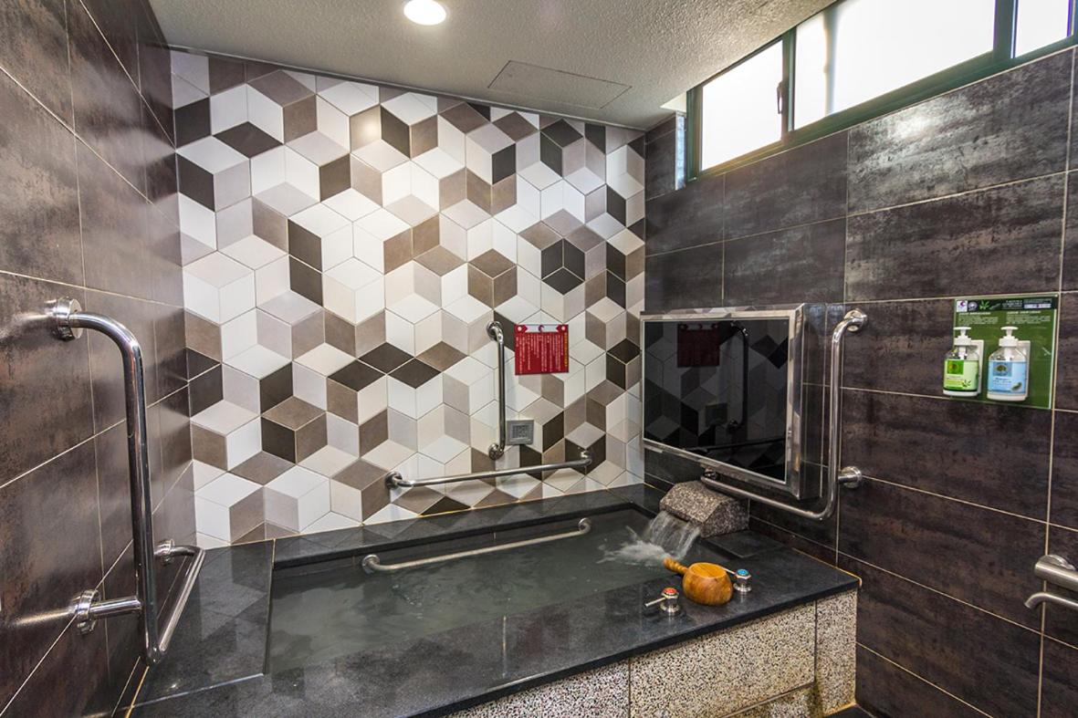 Comfort Quadruple Room with Hot Spring  - Photo 9