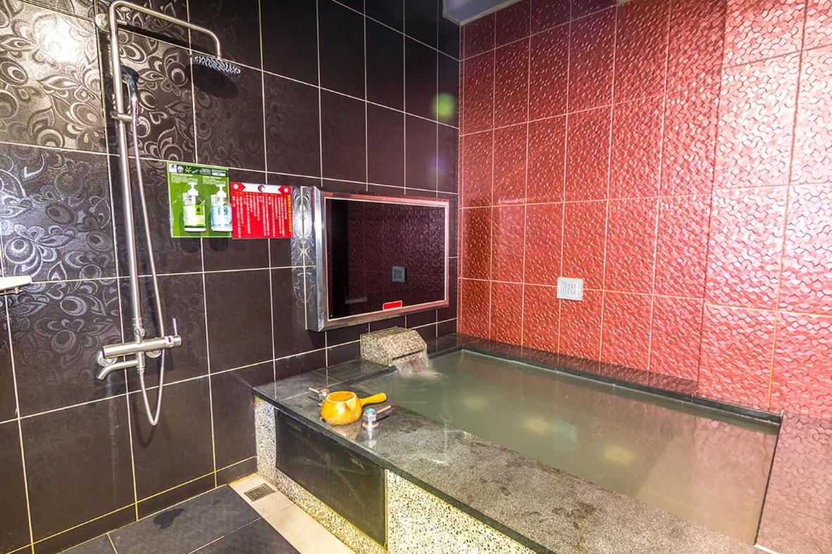 Comfort Quadruple Room with Hot Spring  - Photo 8