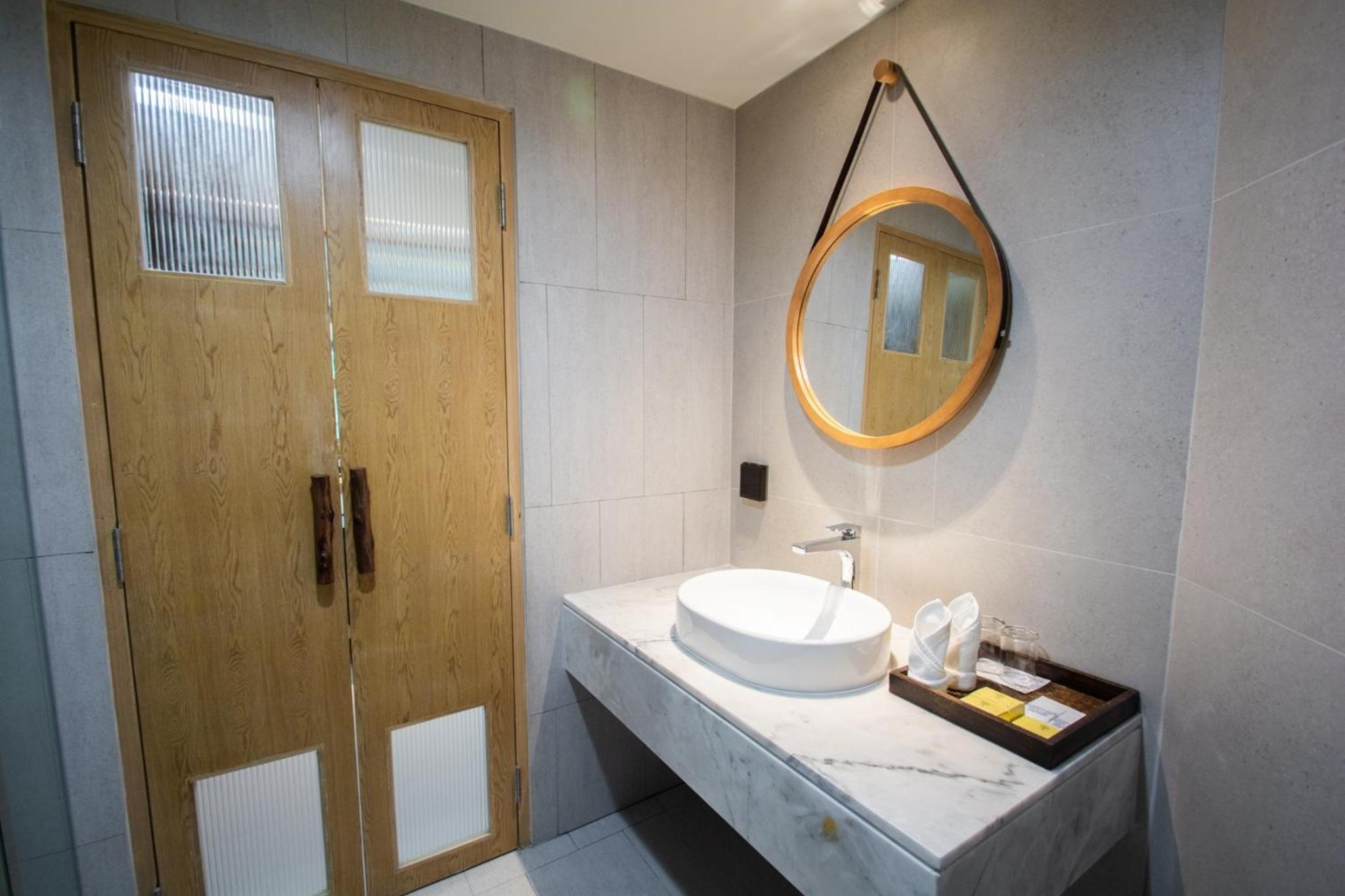 Canna Deluxe Double or Twin Room - Photo 16