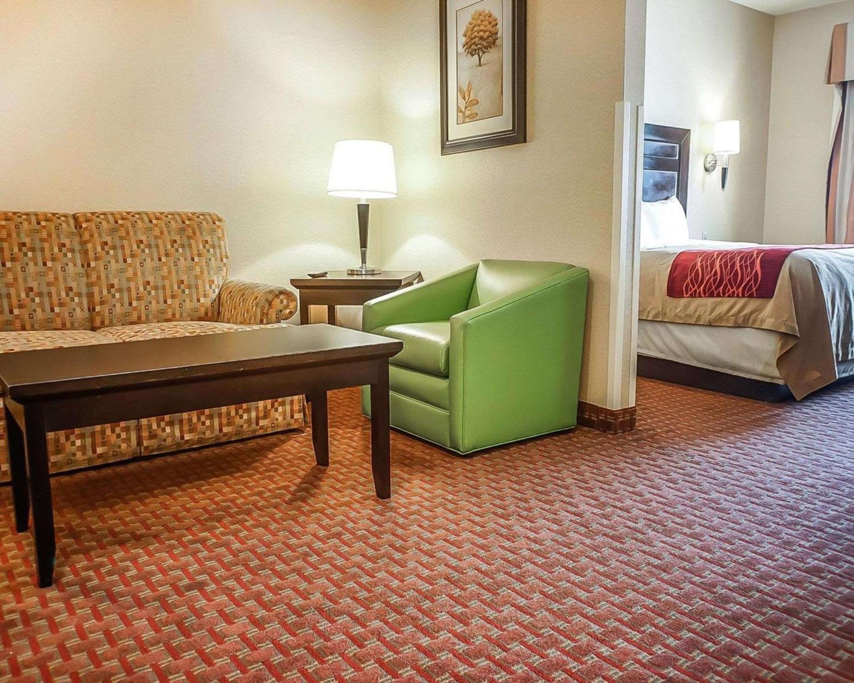 King Suite - Non-Smoking photo 1
