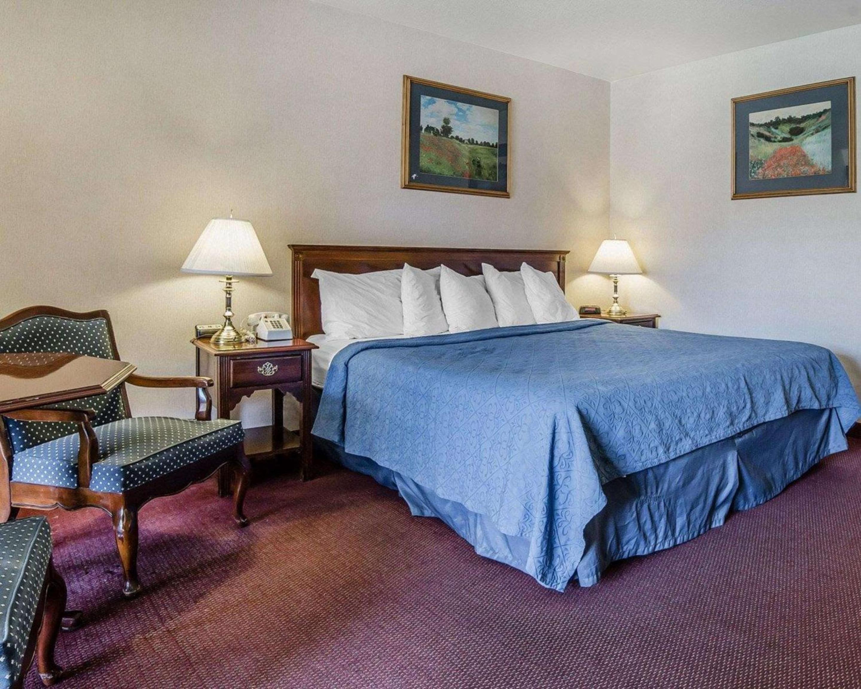 King Room - Non-Smoking - Photo 1