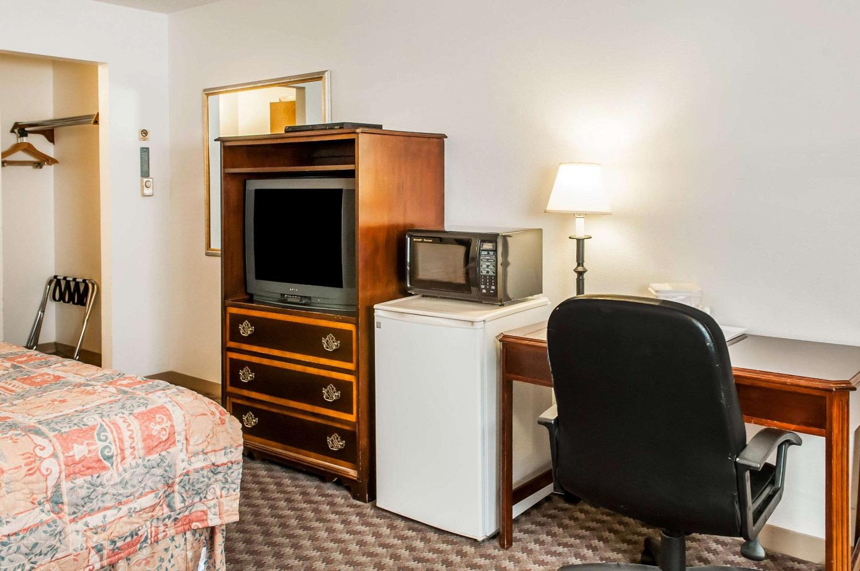 Econo Lodge Eagle Nest, 사진 4