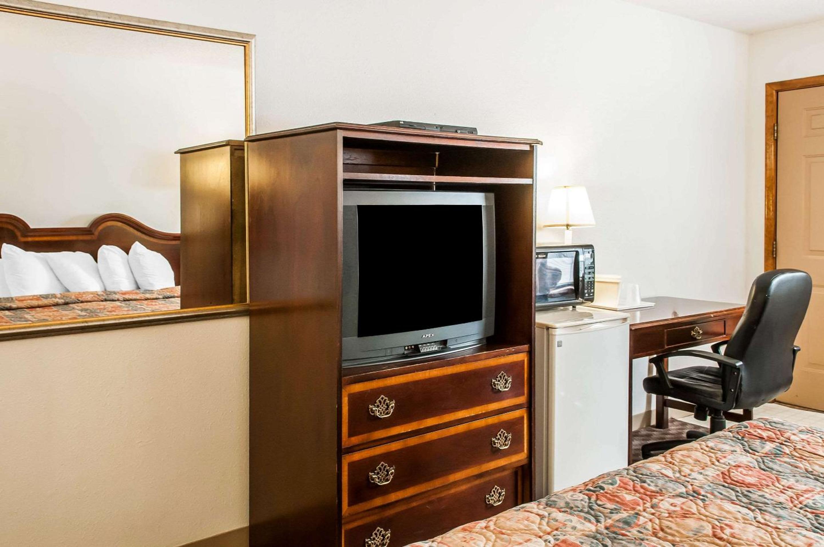 Econo Lodge Eagle Nest, 사진 3