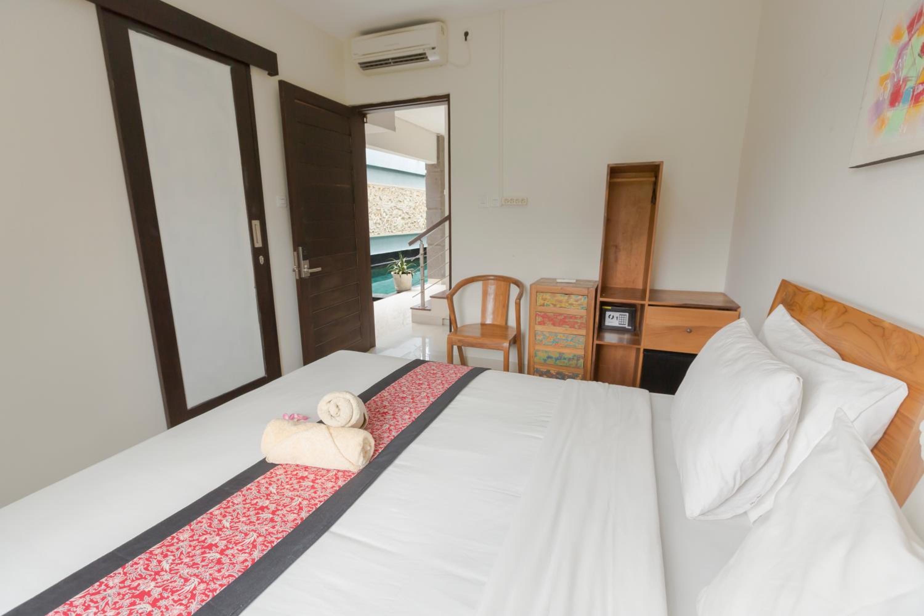 Standard King Room - Photo 3