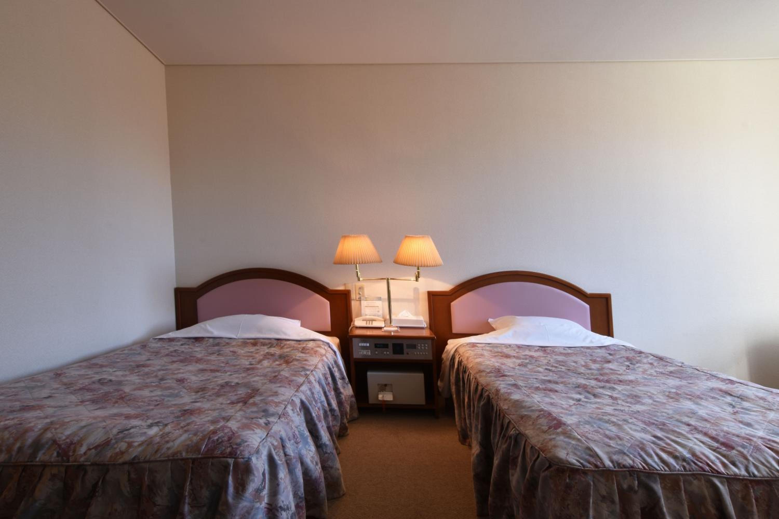 Twin Room - Smoking photo 2
