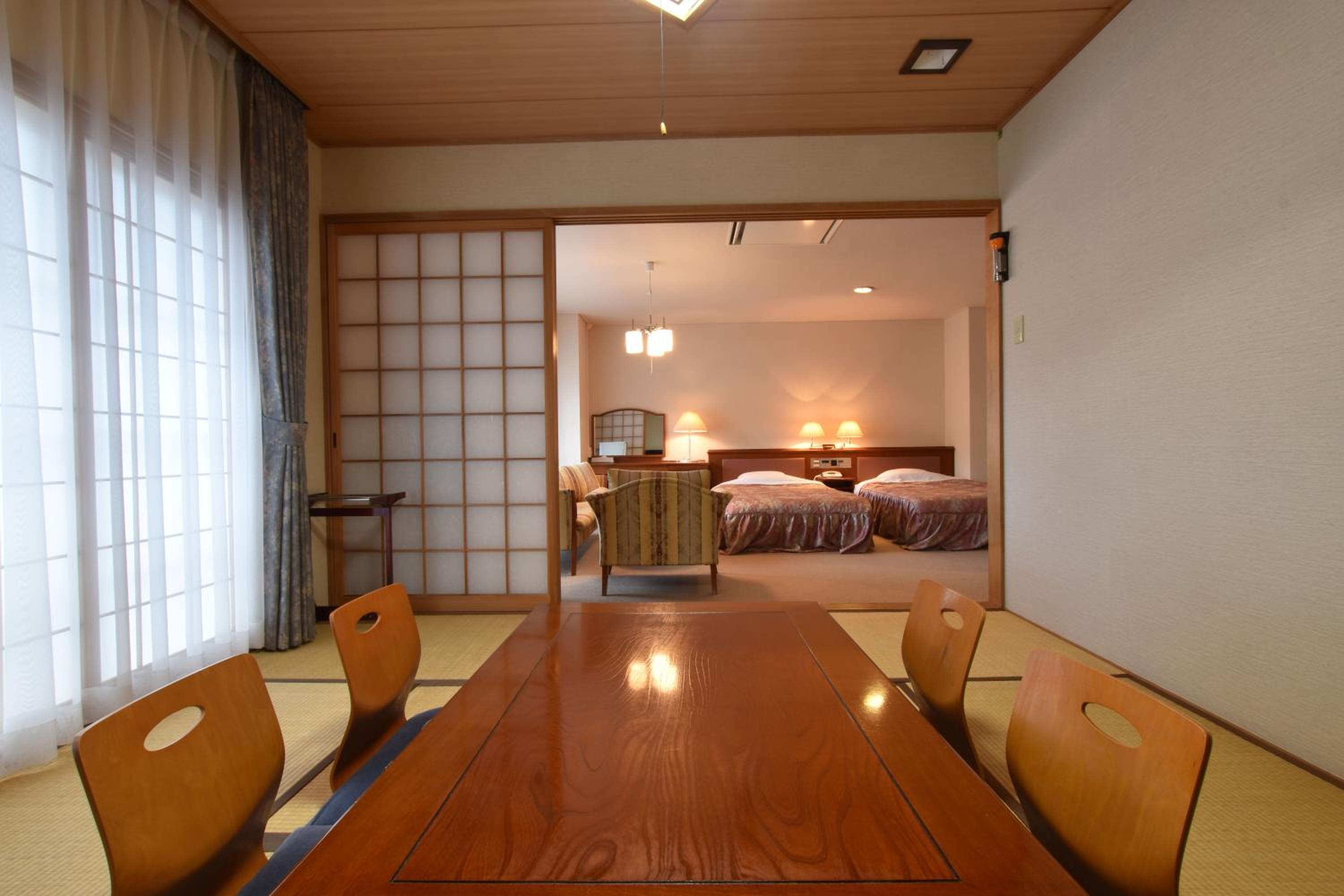 Room with Tatami Area - Smoking photo 2