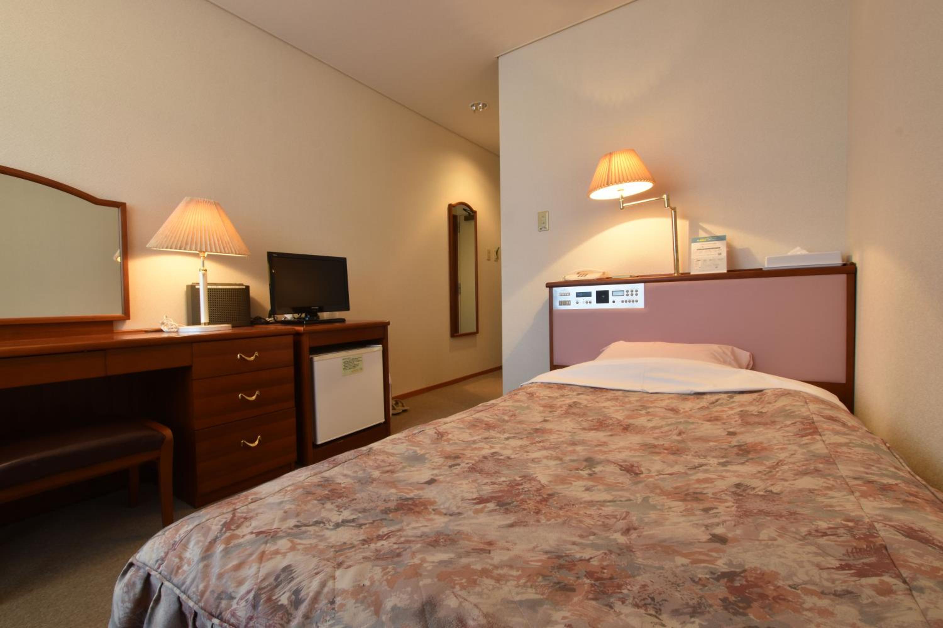 Single Room - Smoking photo 3