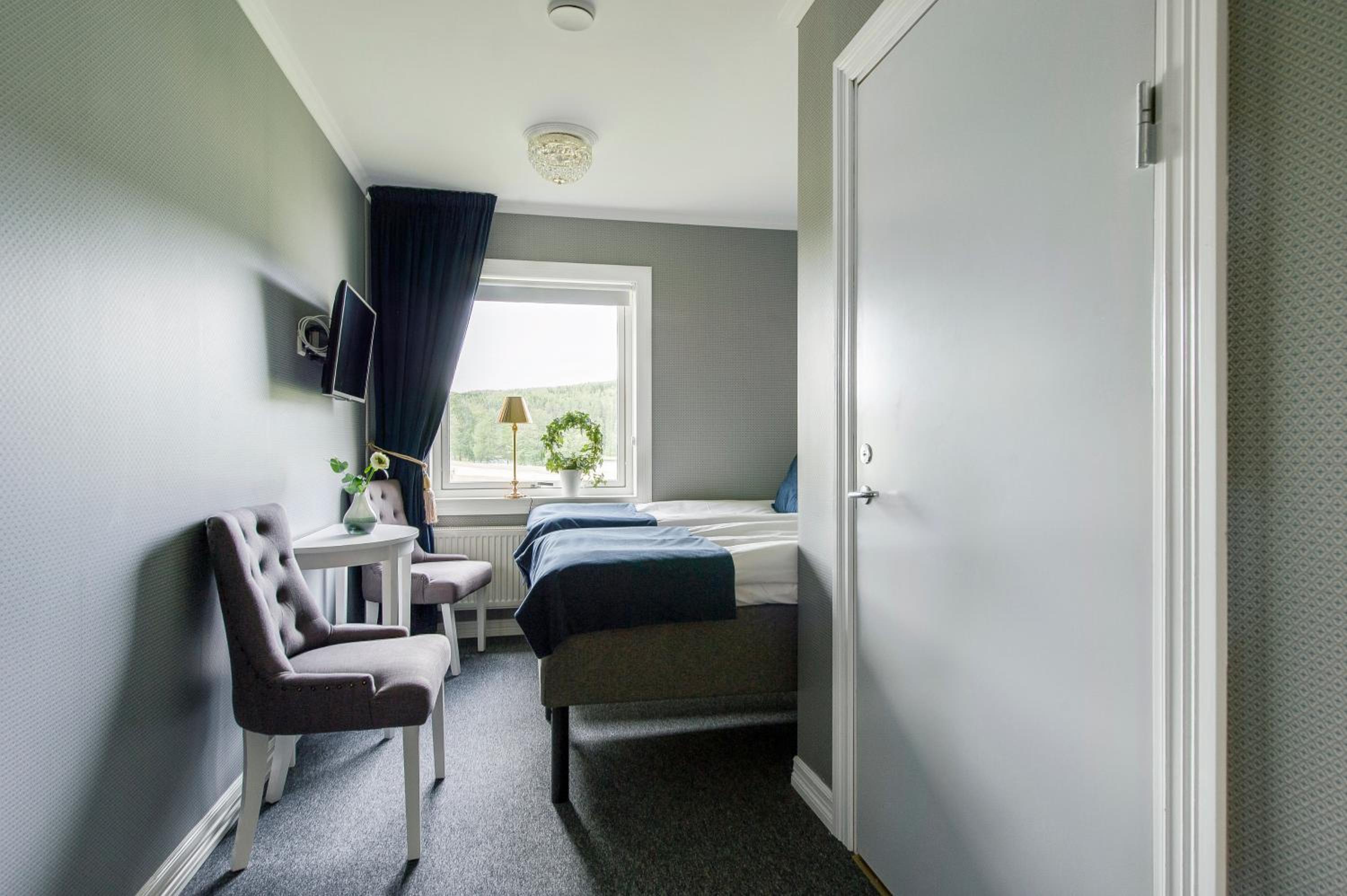 Small Double or Twin Room photo 2