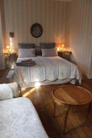 One-Bedroom Suite - Photo 2