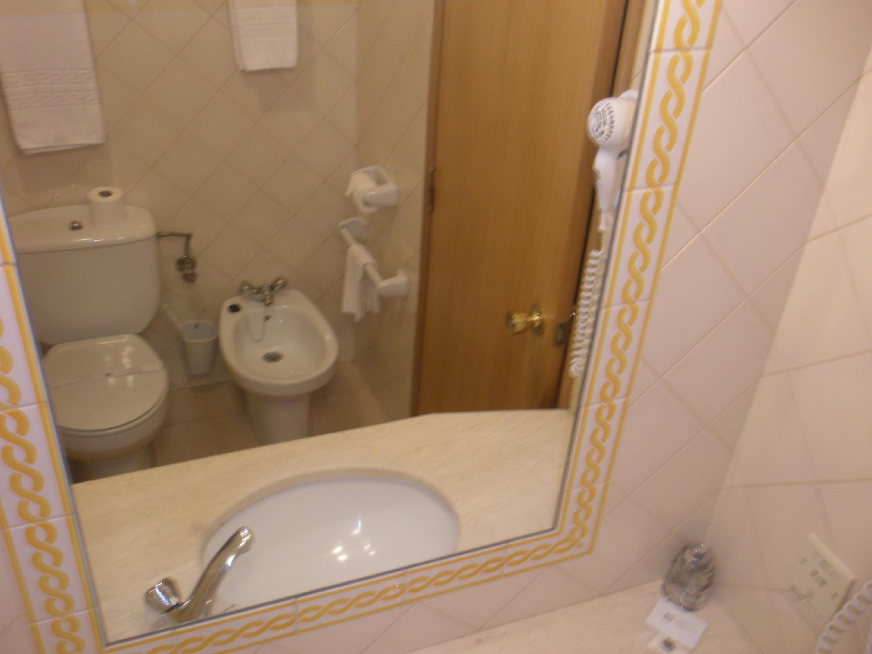 Double Room - Photo 4