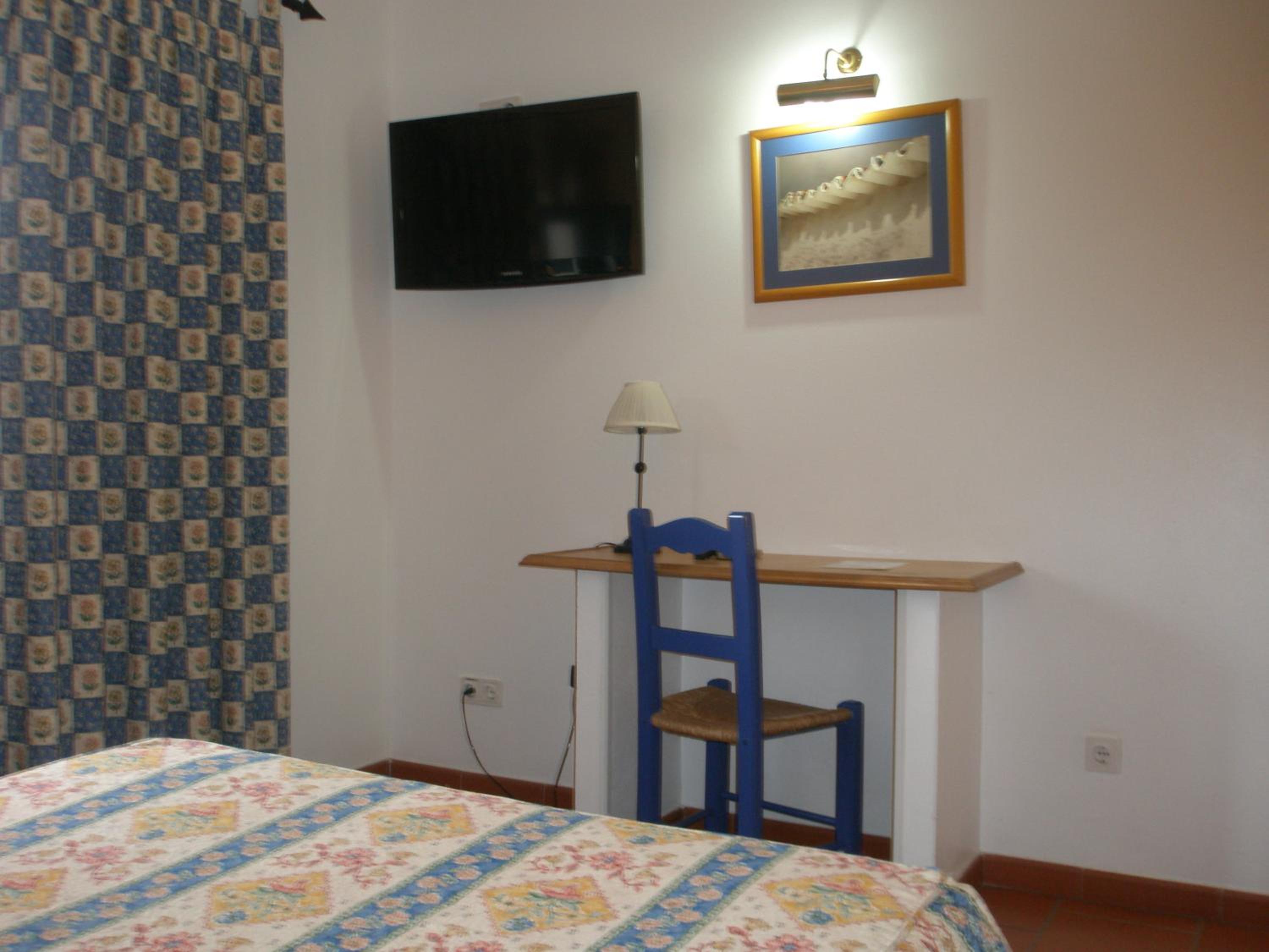 Double Room - Photo 2