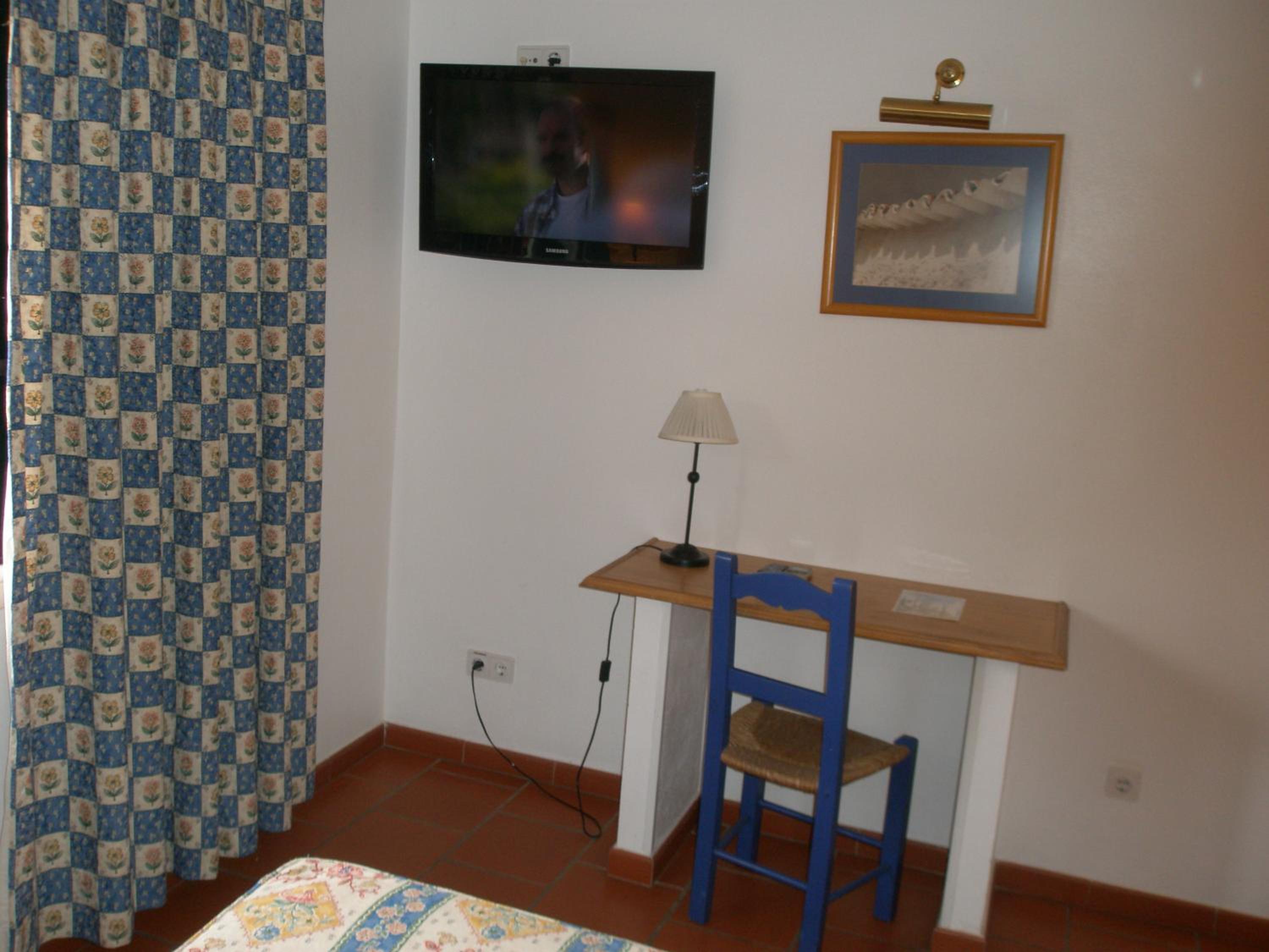Double Room - Photo 5
