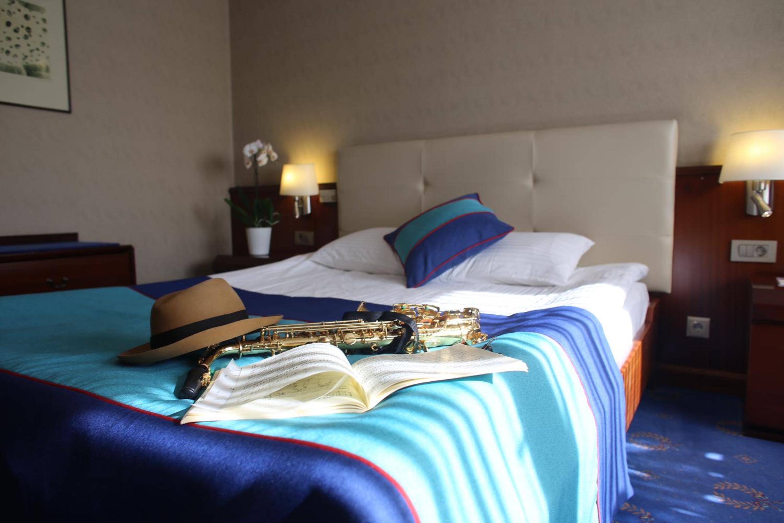 Suite - Photo 9