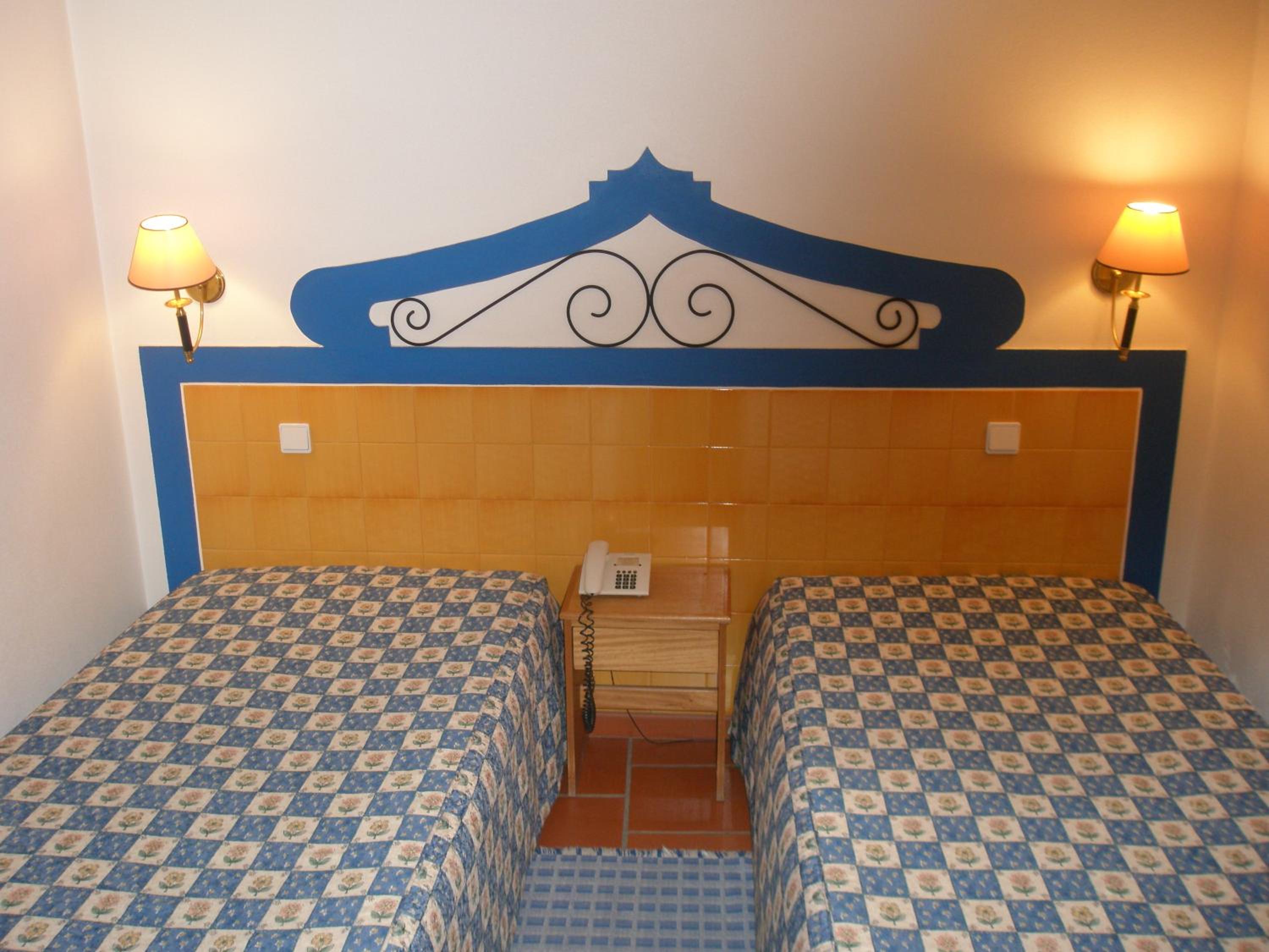 Twin Room - Photo 1