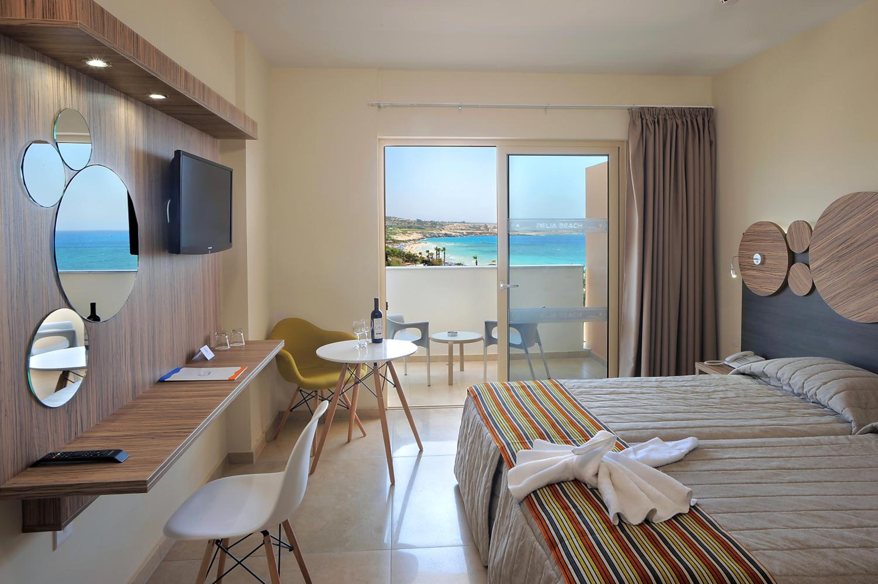 Standard Double or Twin Room with Sea View - Photo 3