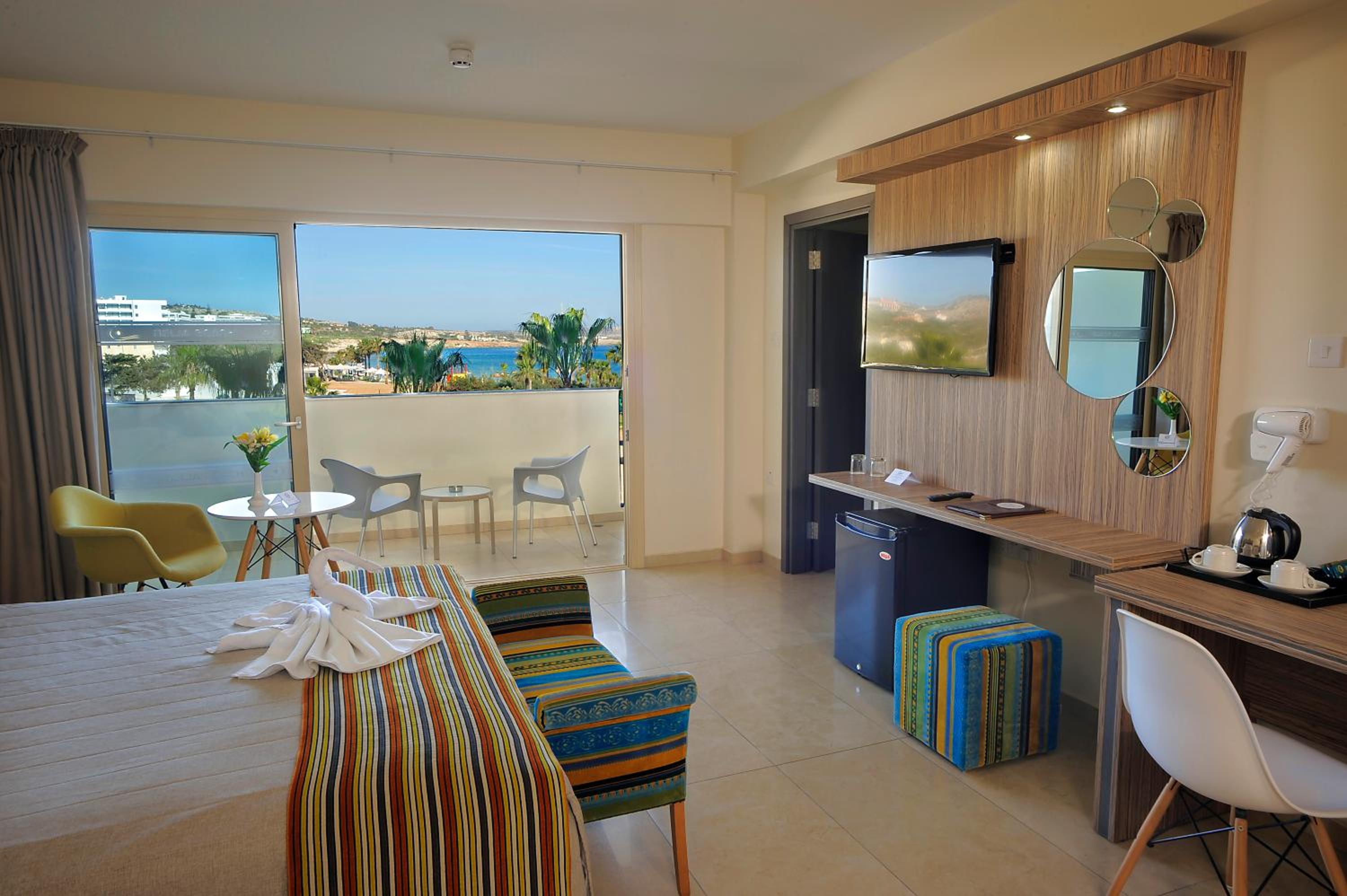 Executive Suite with Sea View & Spa Bath photo 3