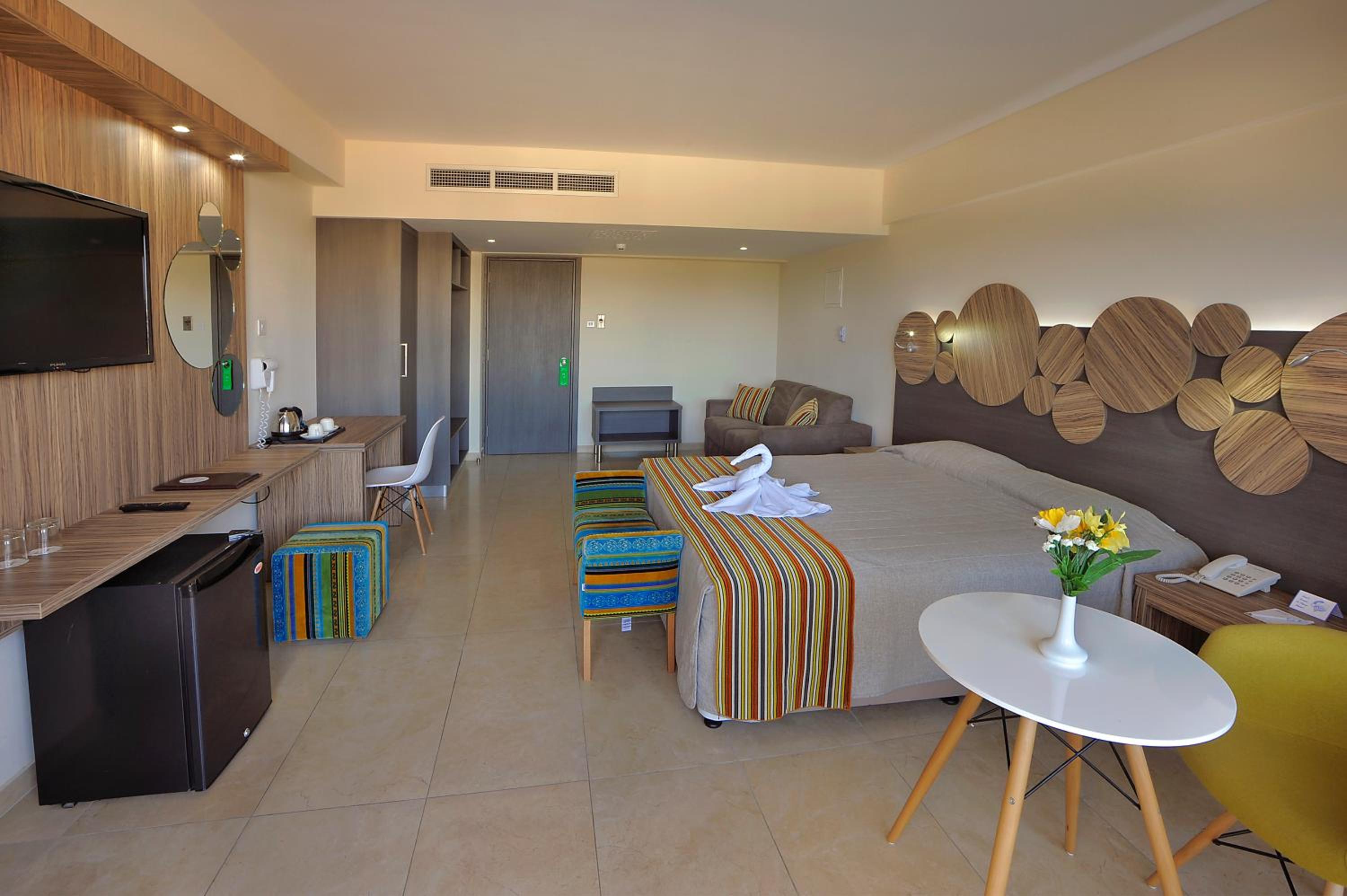 Executive Suite with Sea View & Spa Bath photo 2