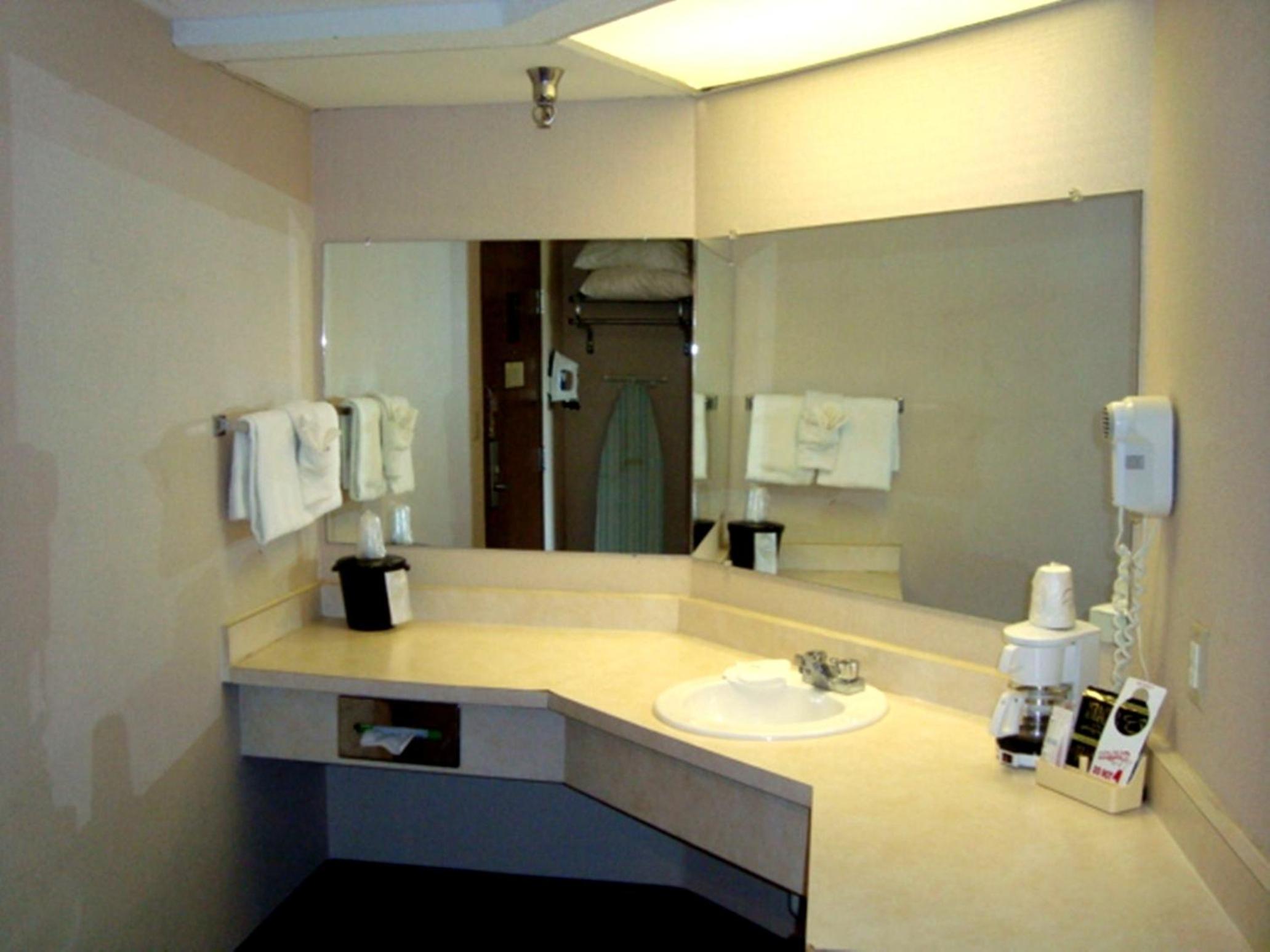 Suite with Spa Bath photo 2