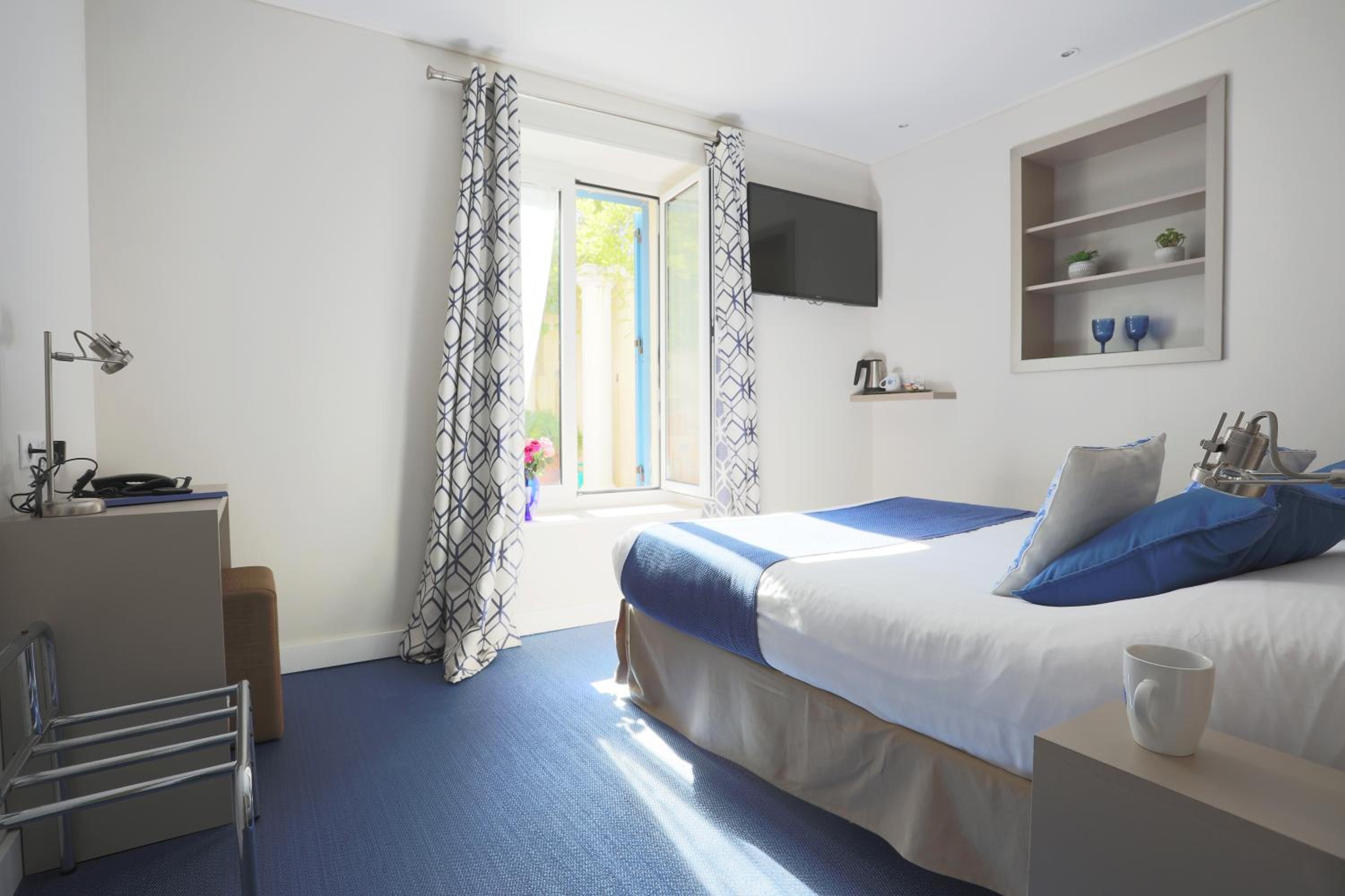 Double room with patio view - Ground Floor - Photo 9
