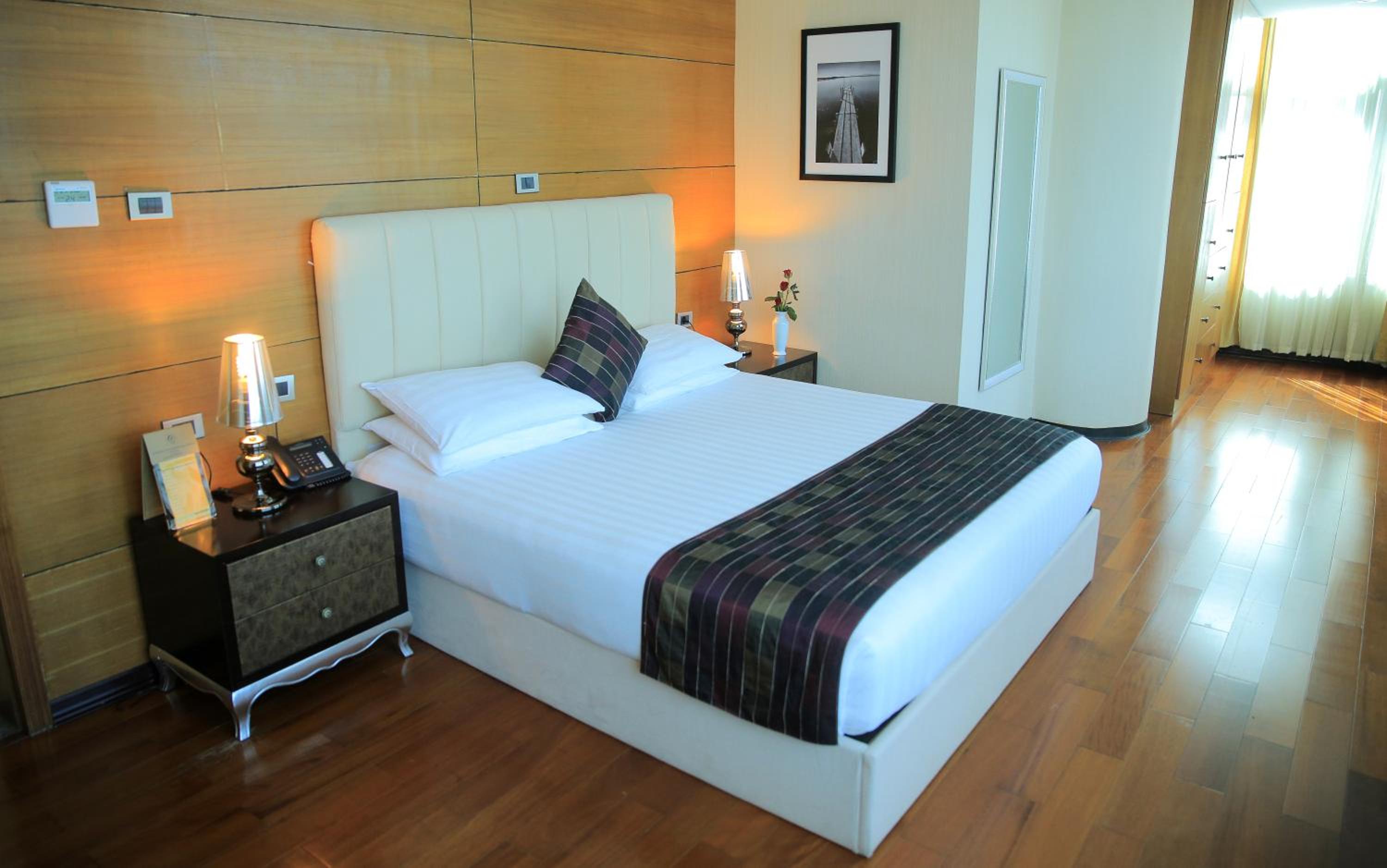 One-Bedroom Apartment - Photo 12