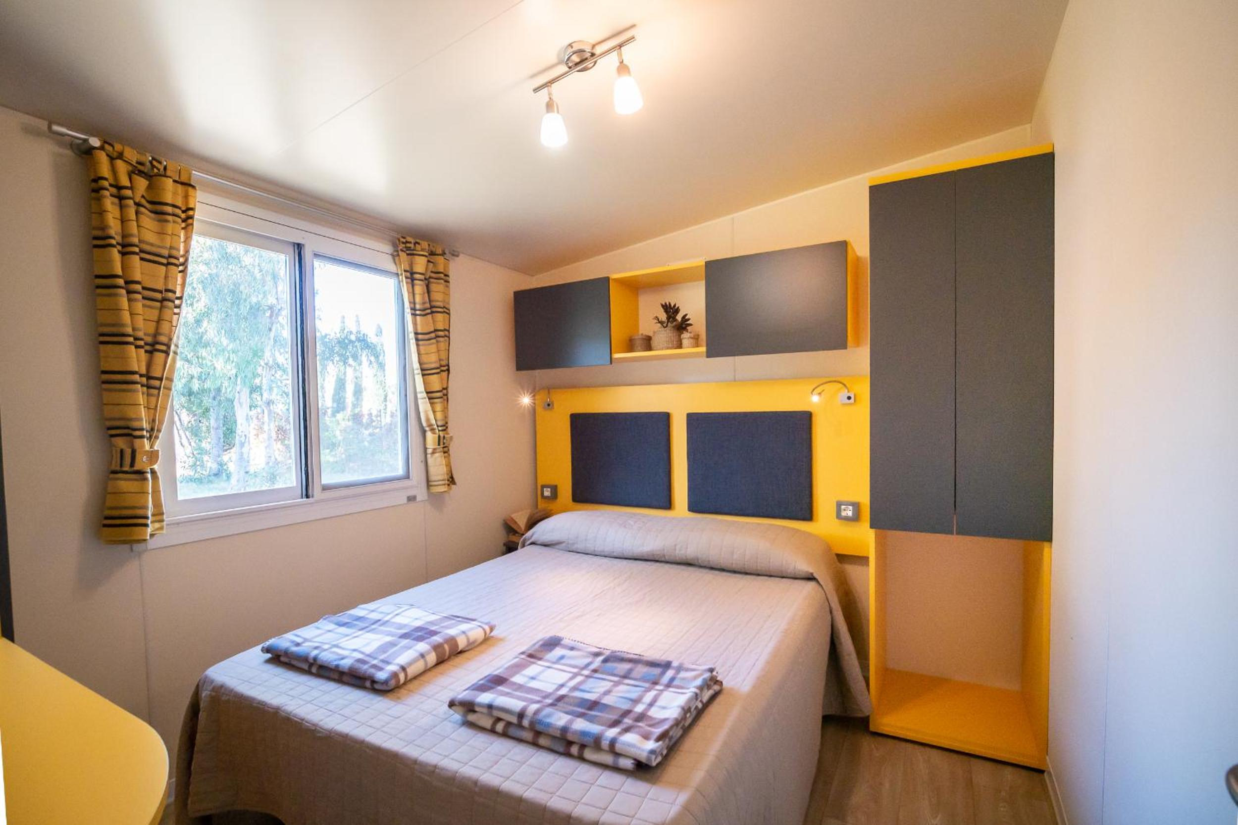Deluxe Mobile Home (4 Adults) photo 1