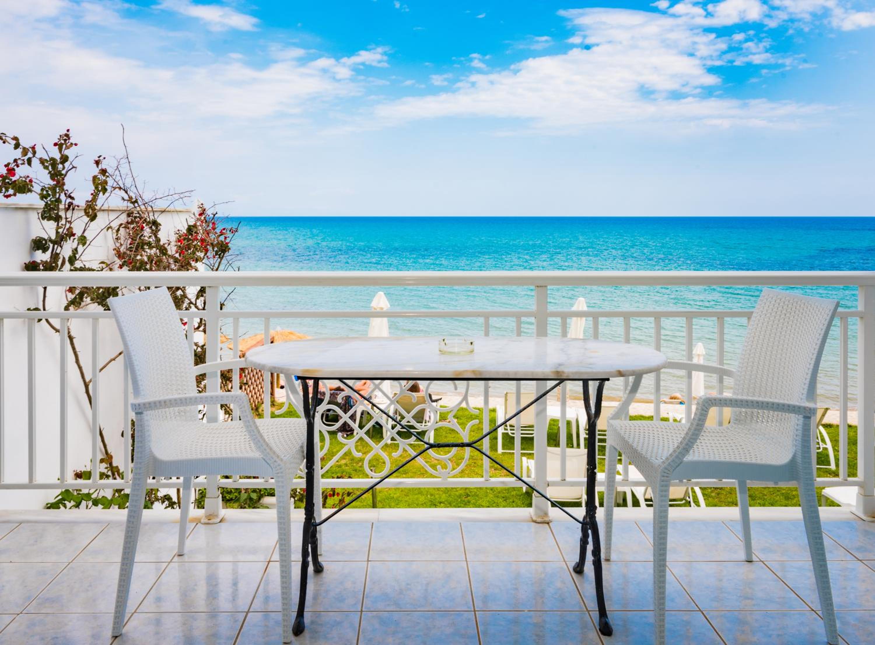 Studio (2 Adults) with Sea View photo 2