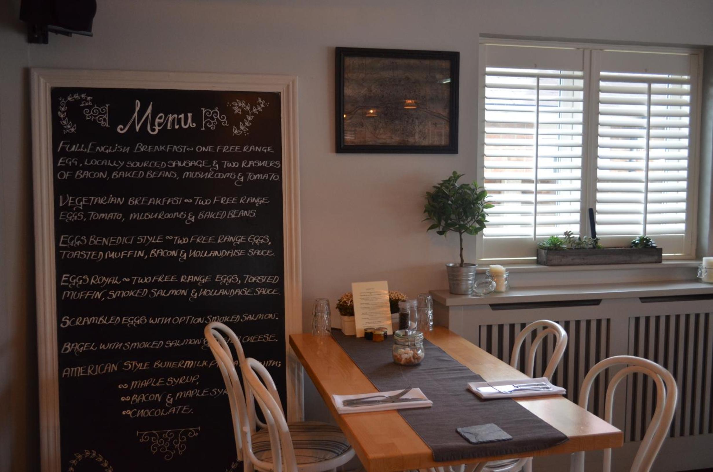 Family Room - Pet Friendly - Photo 6