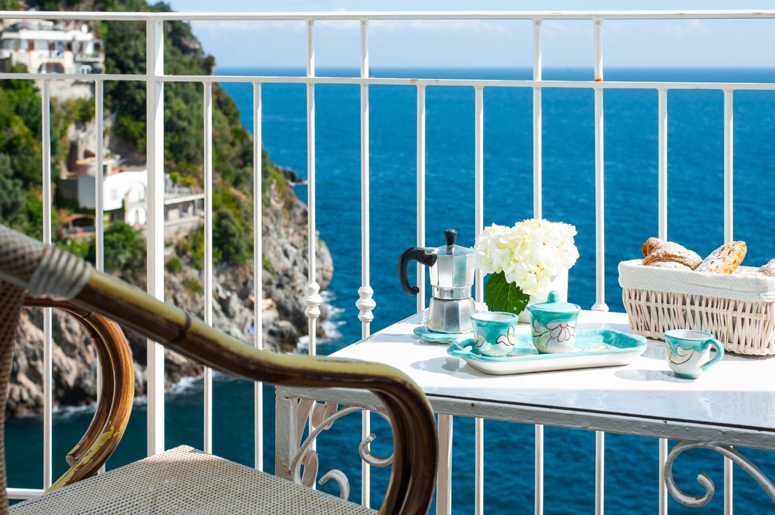 One-Bedroom Apartment with Sea View - Photo 6