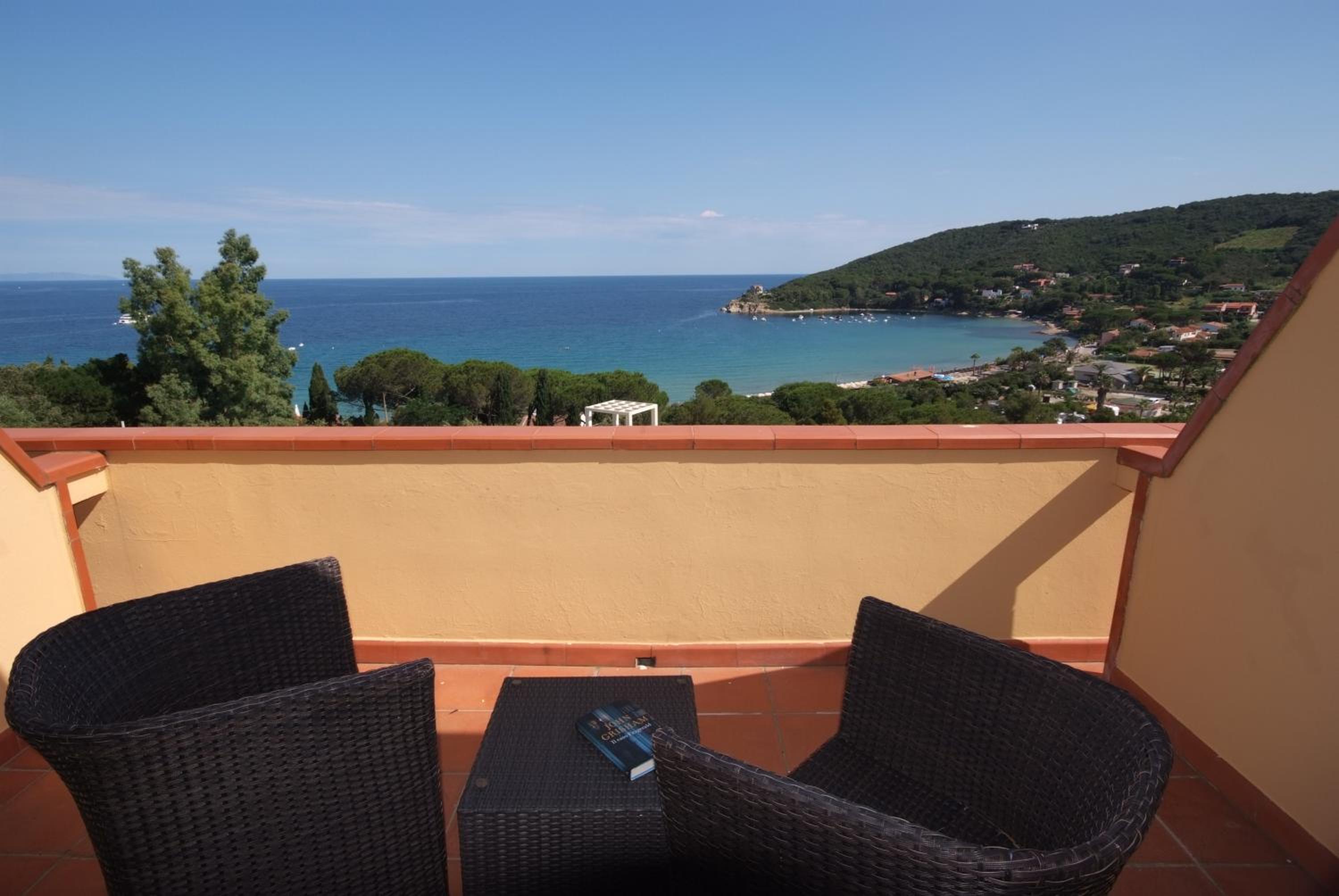 Double Room with Sea View - Photo 2