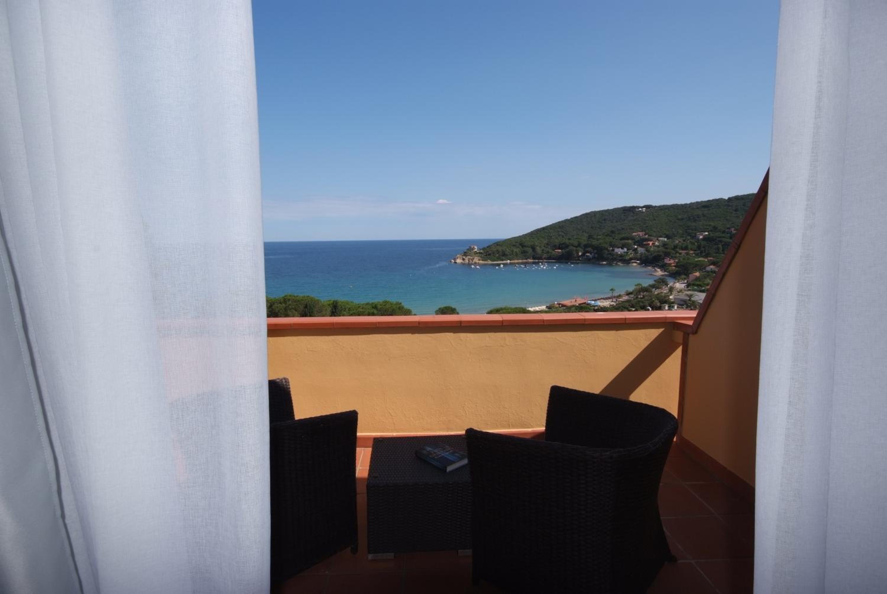 Triple Room with Sea View - Photo 2
