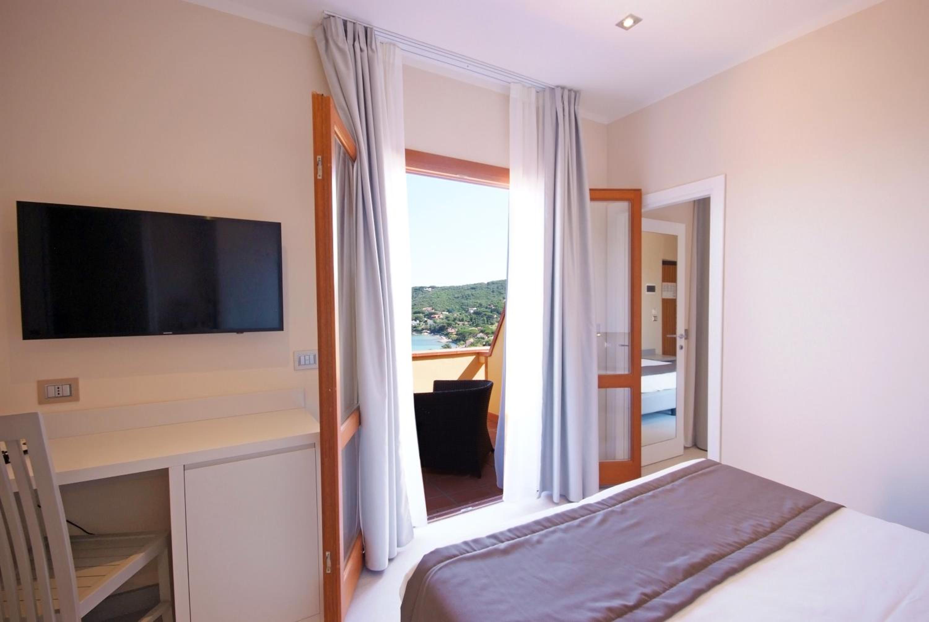 Triple Room with Sea View - Photo 1