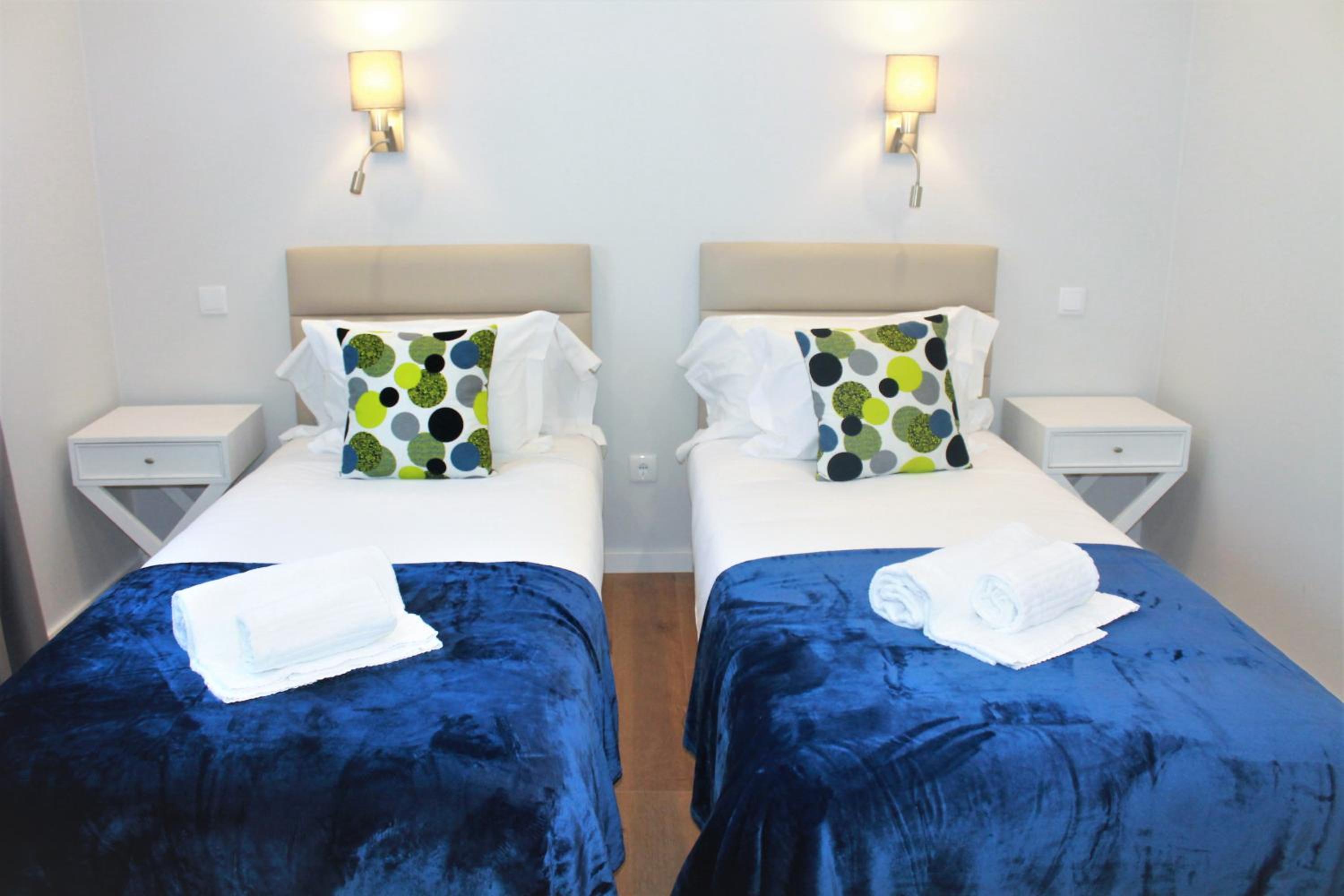 Twin Room with Private Bathroom photo 2