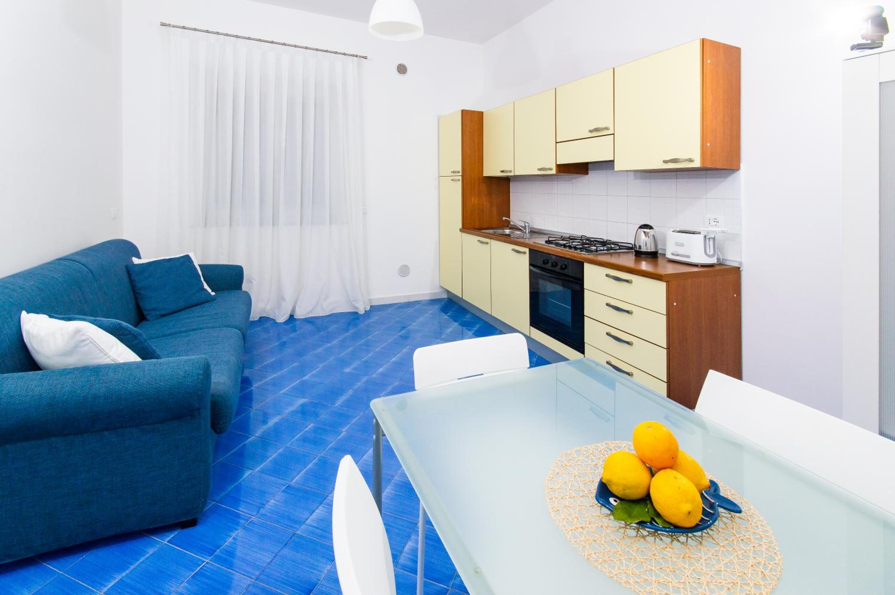 One-Bedroom Apartment with Hill View - Photo 5