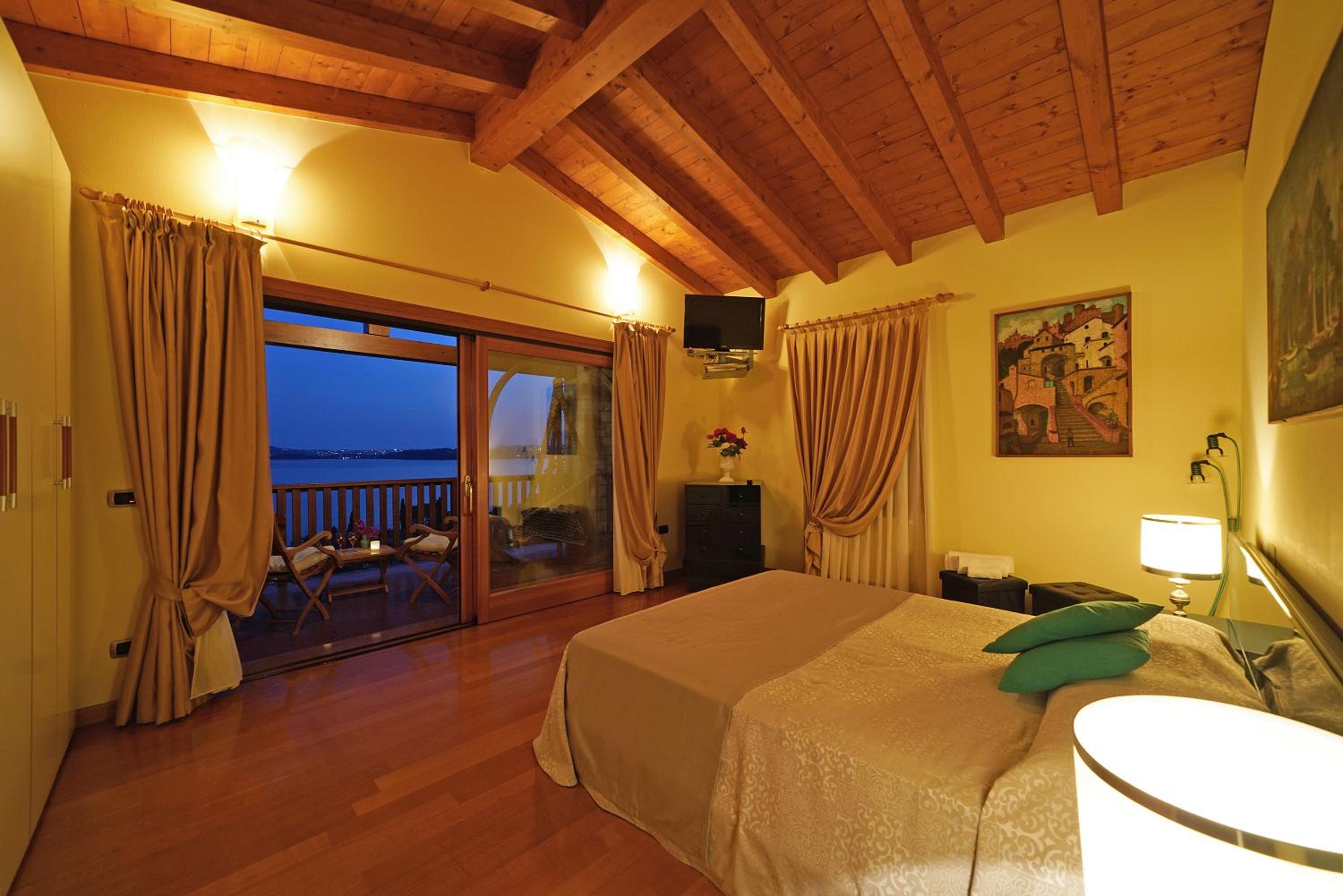 Villa photo 1