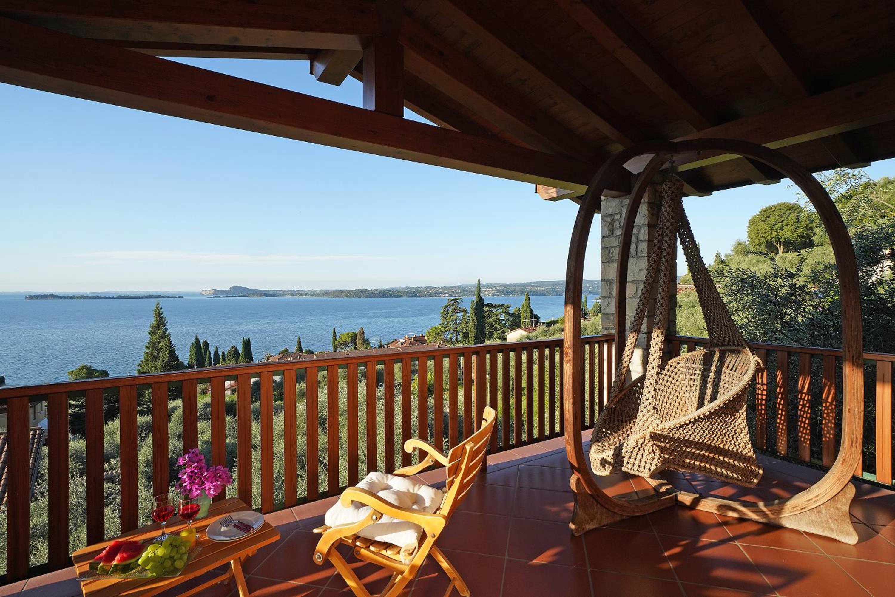 Villa photo 2