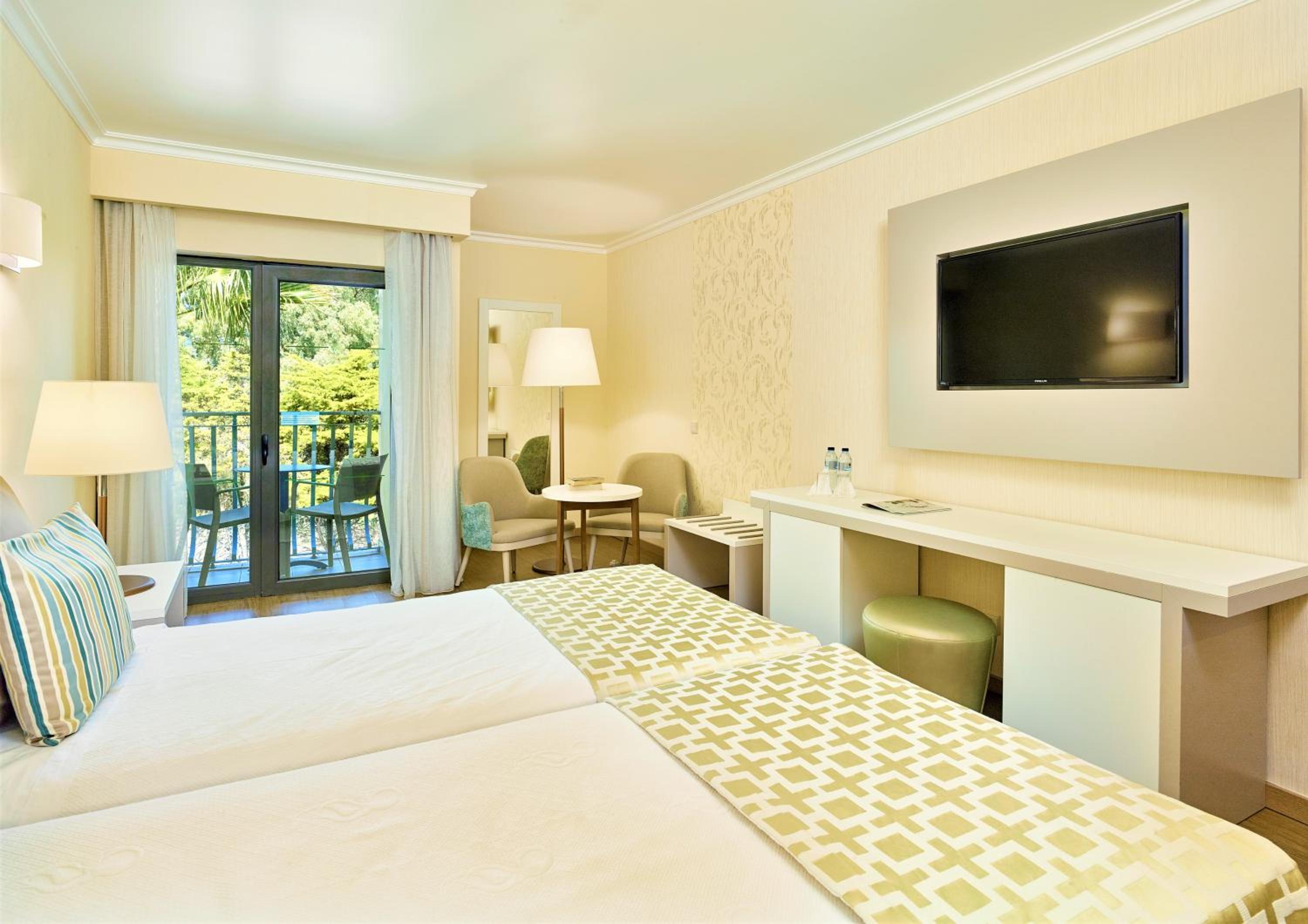Deluxe Twin Room with Land View