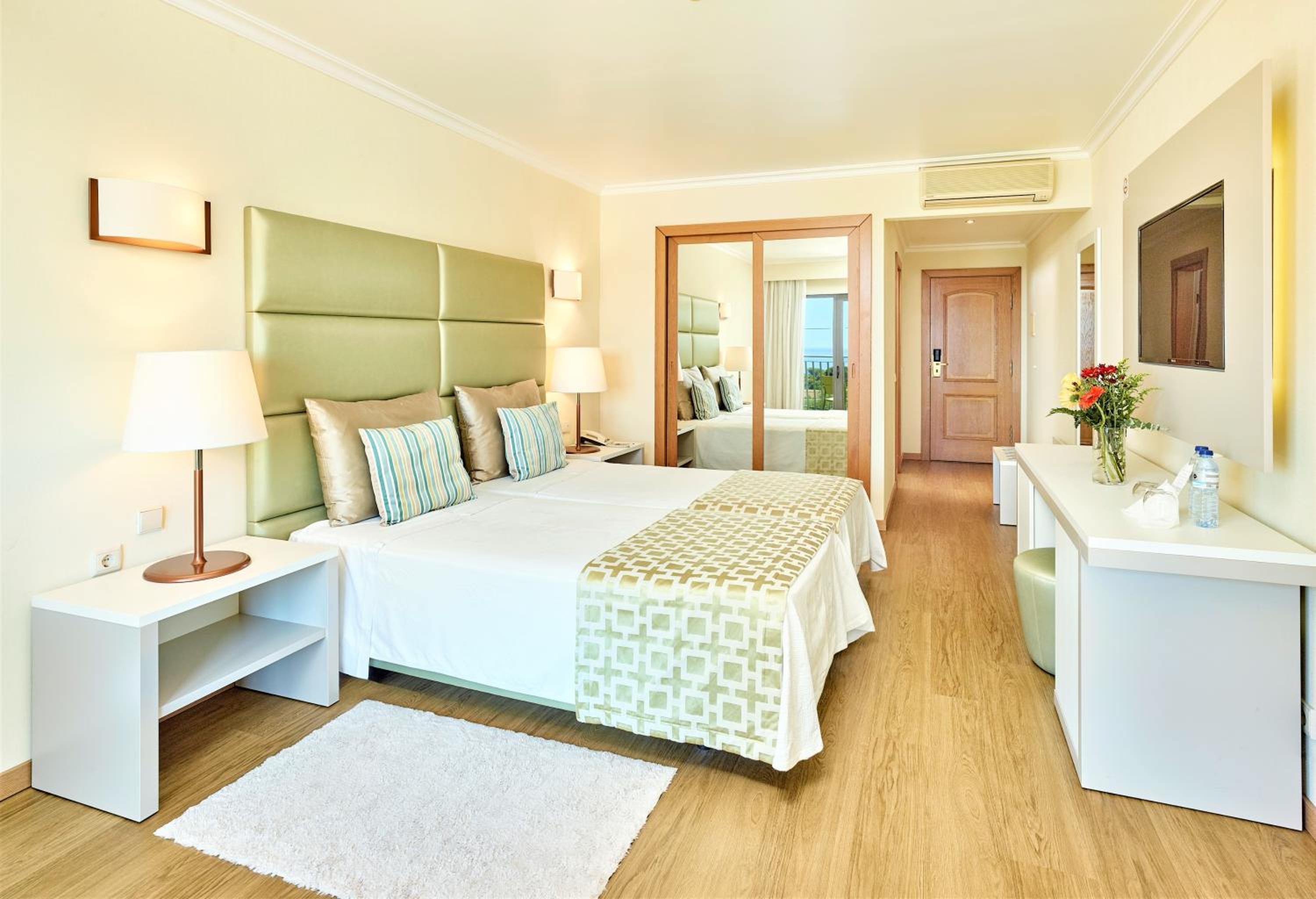 Deluxe Twin Room with Land View
