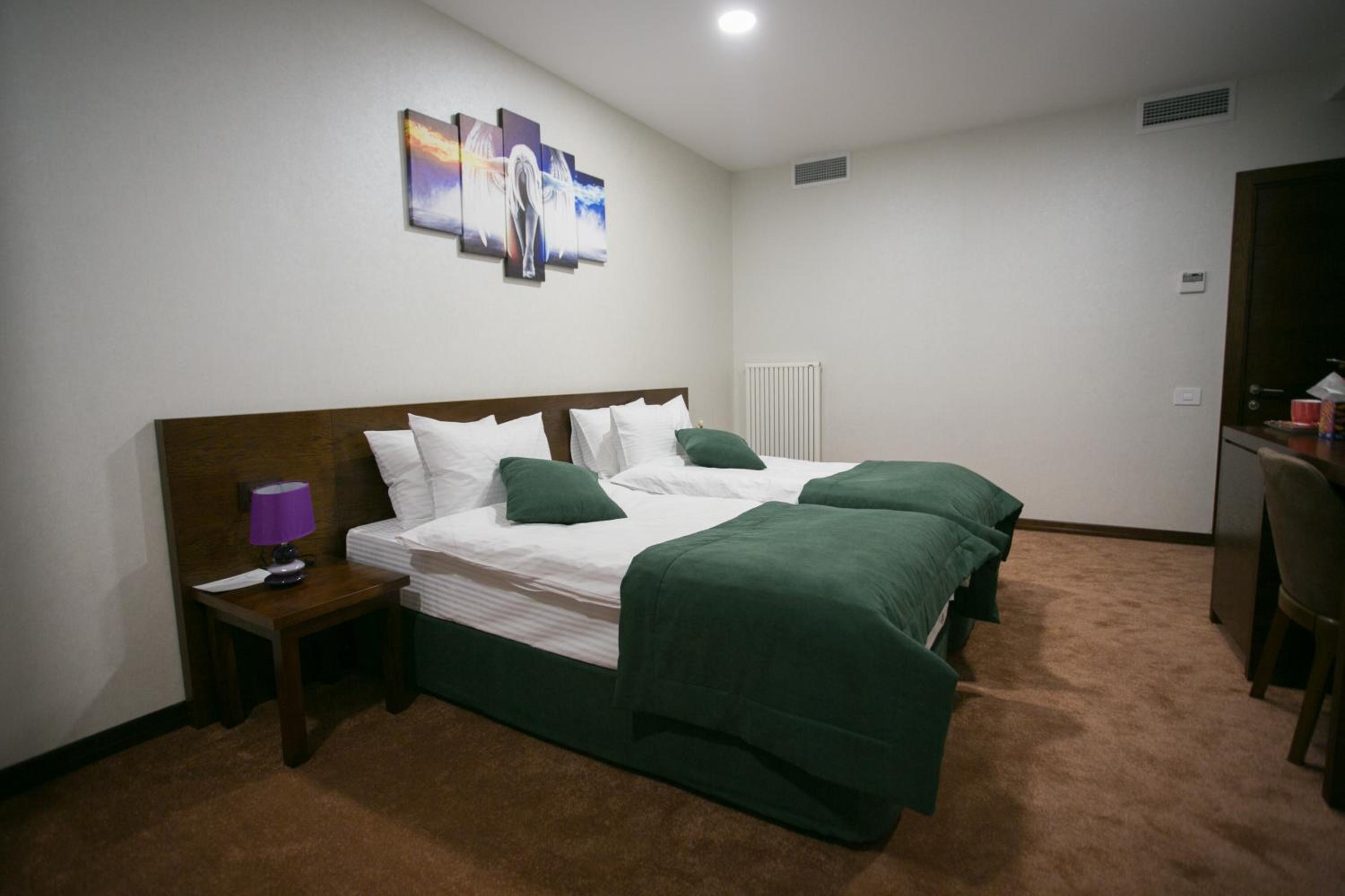 Standard Twin Room photo 3