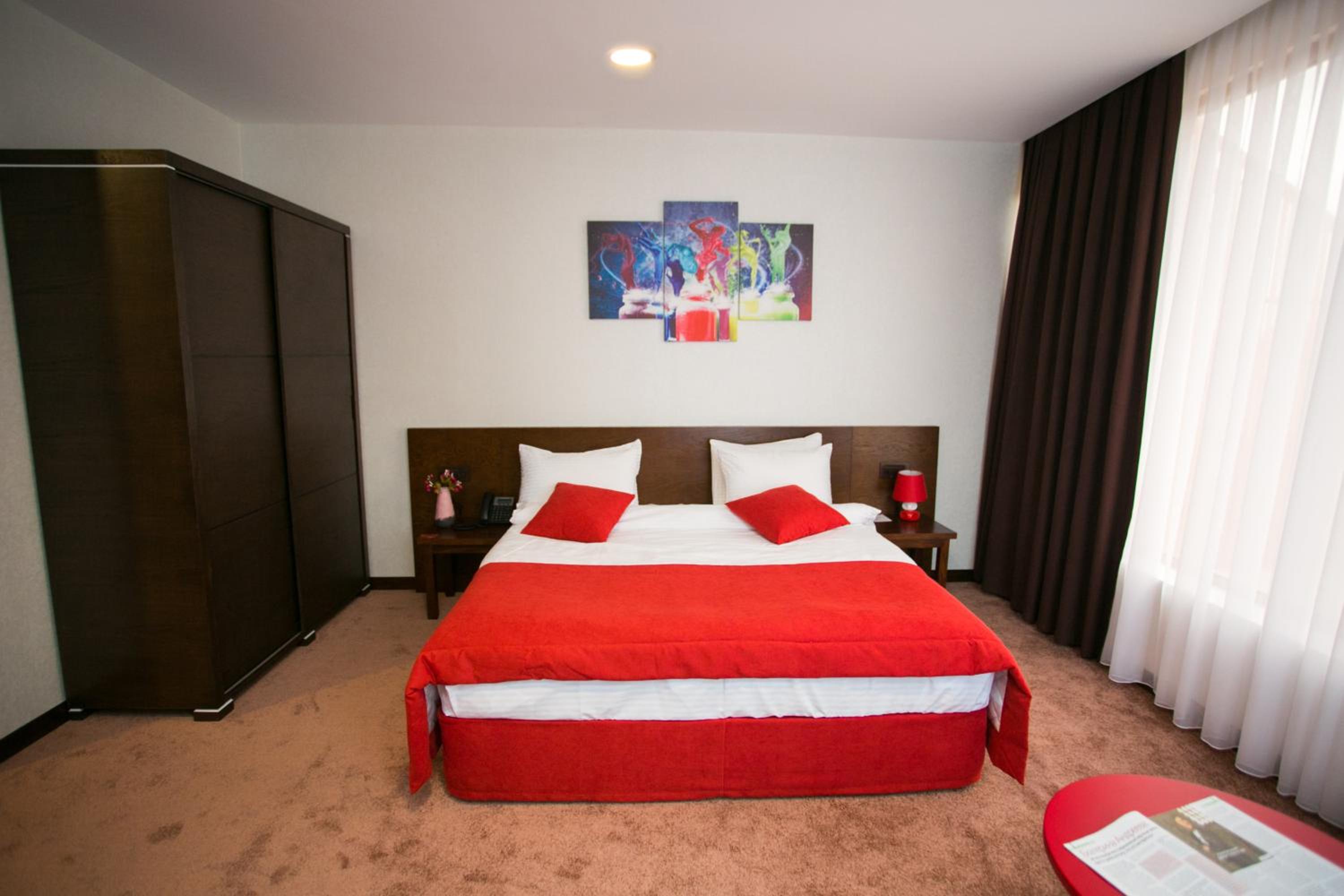King Room with Balcony photo 2