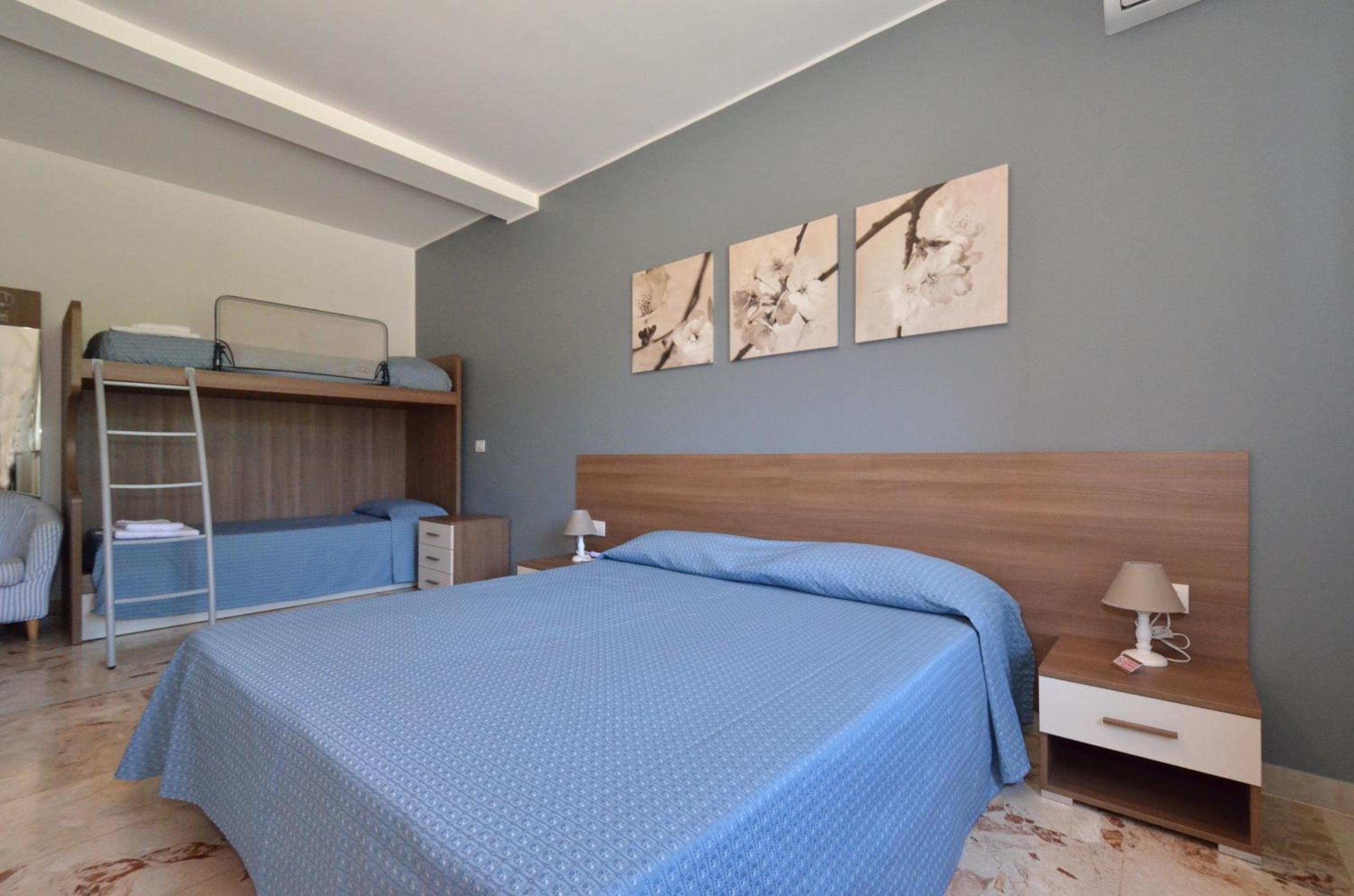 Classic Quadruple Room - Photo 2
