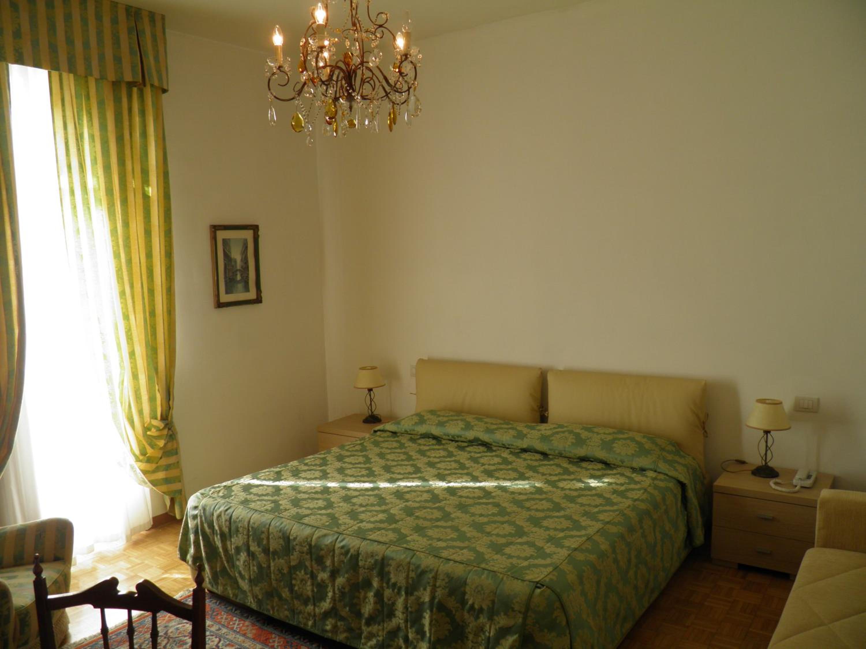 Triple Room - Photo 9