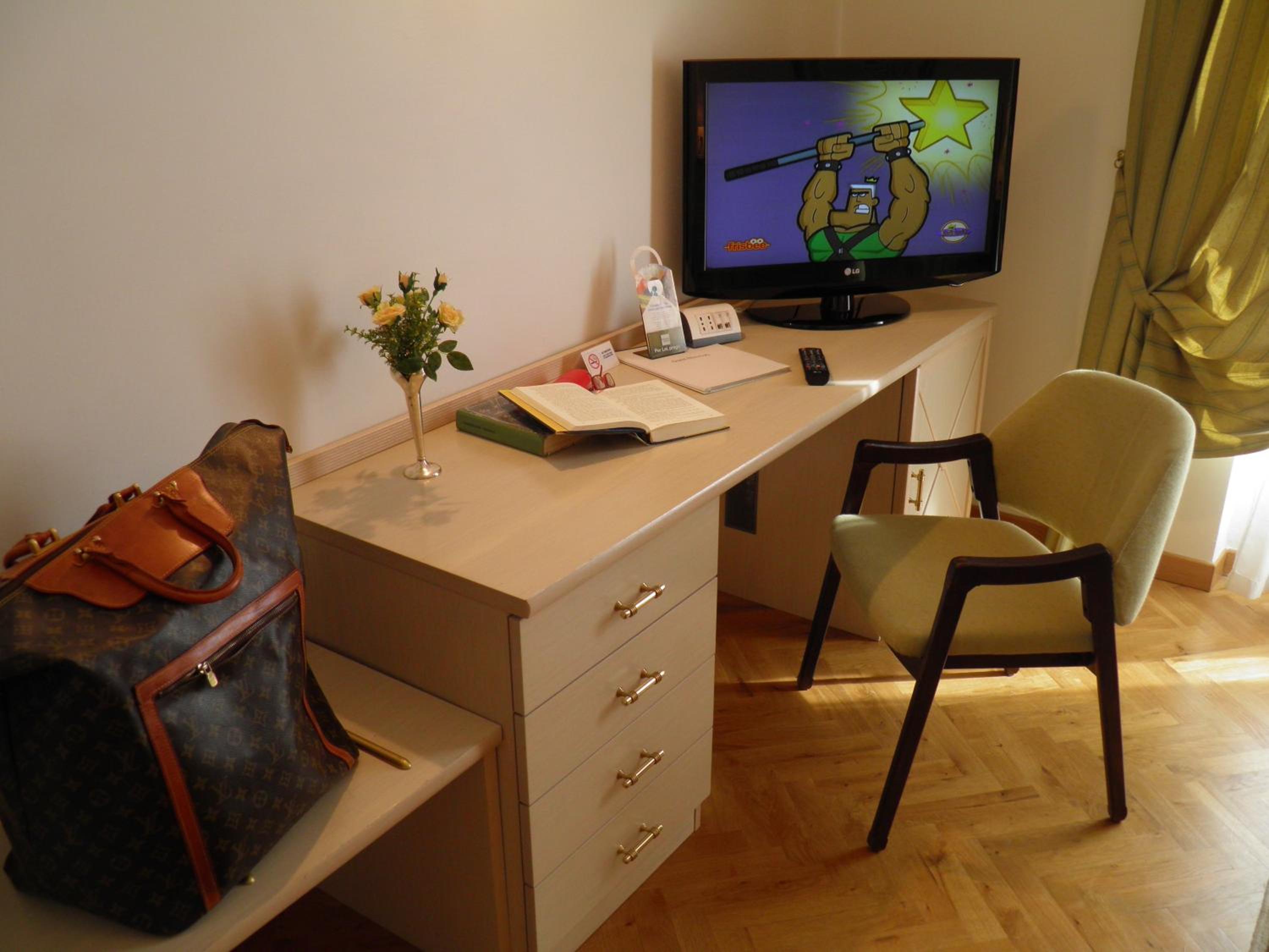 Double Room - Photo 10