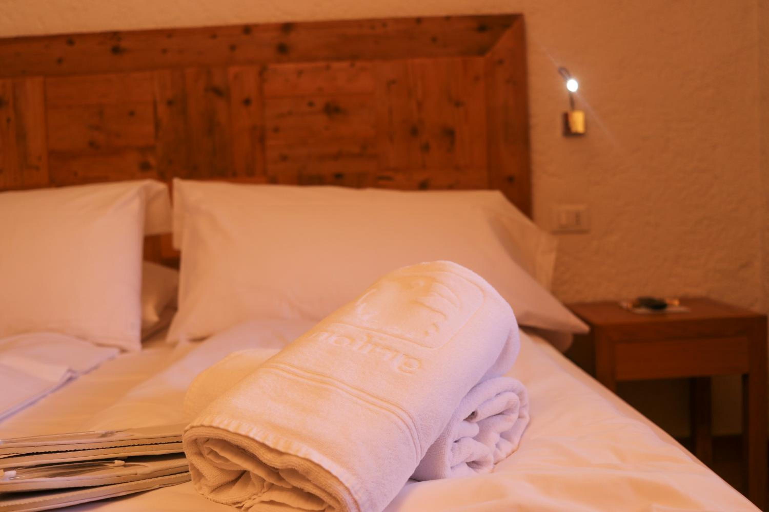 Double Room - Photo 7